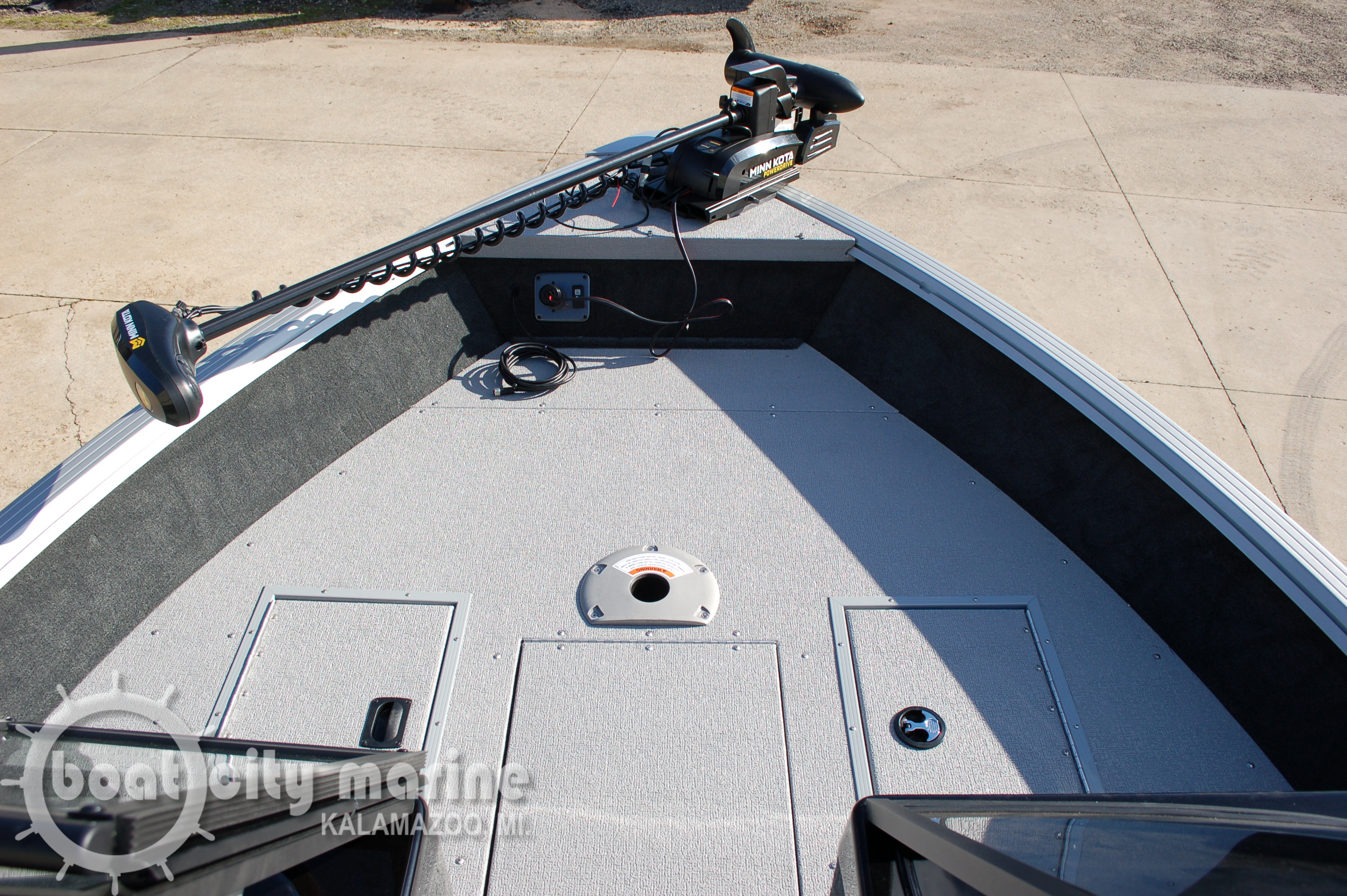 2025 Smoker craft Pro Angler XL 172-7