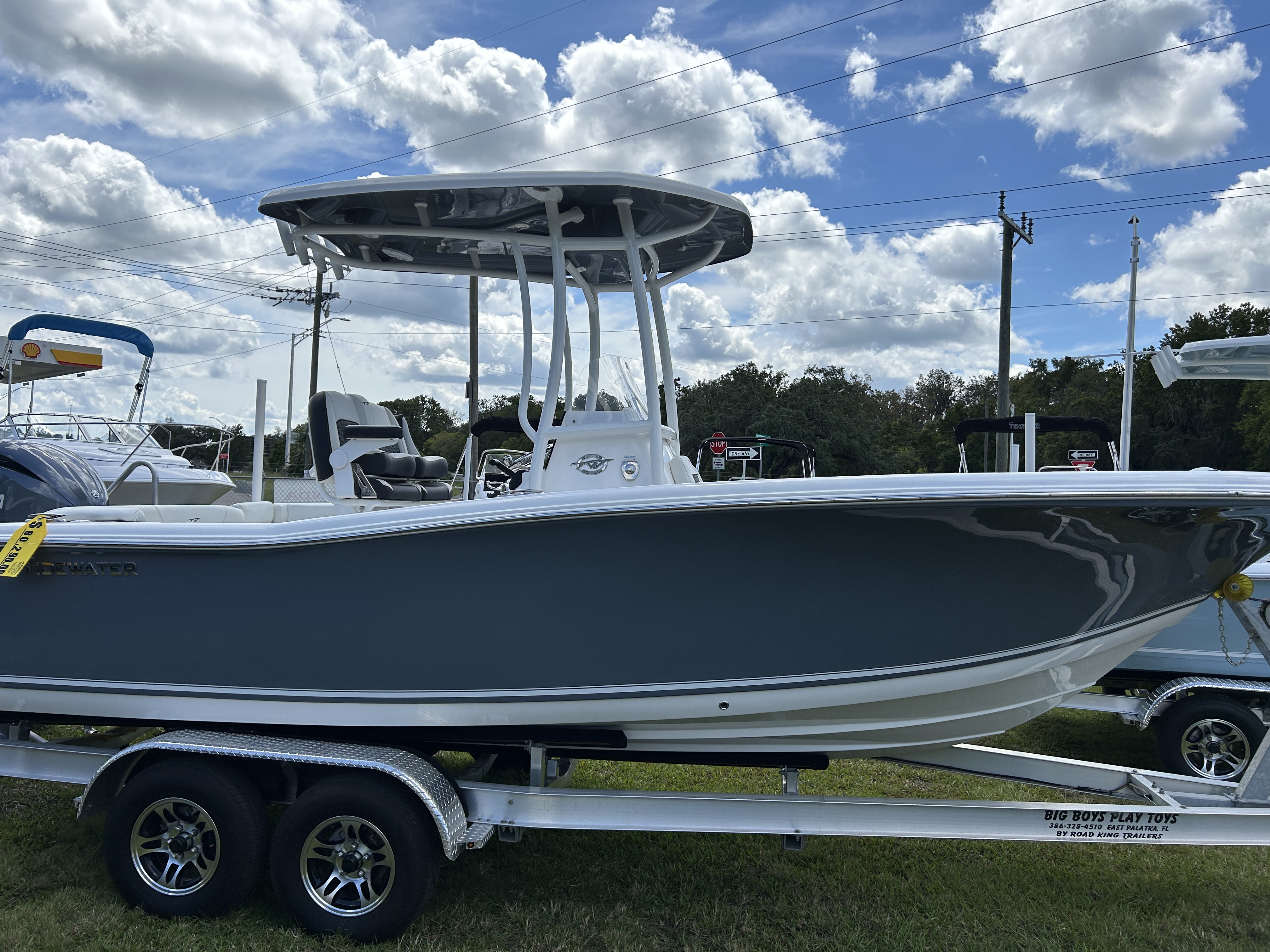 2024 Tidewater Boats 220 LXF - Photo 7