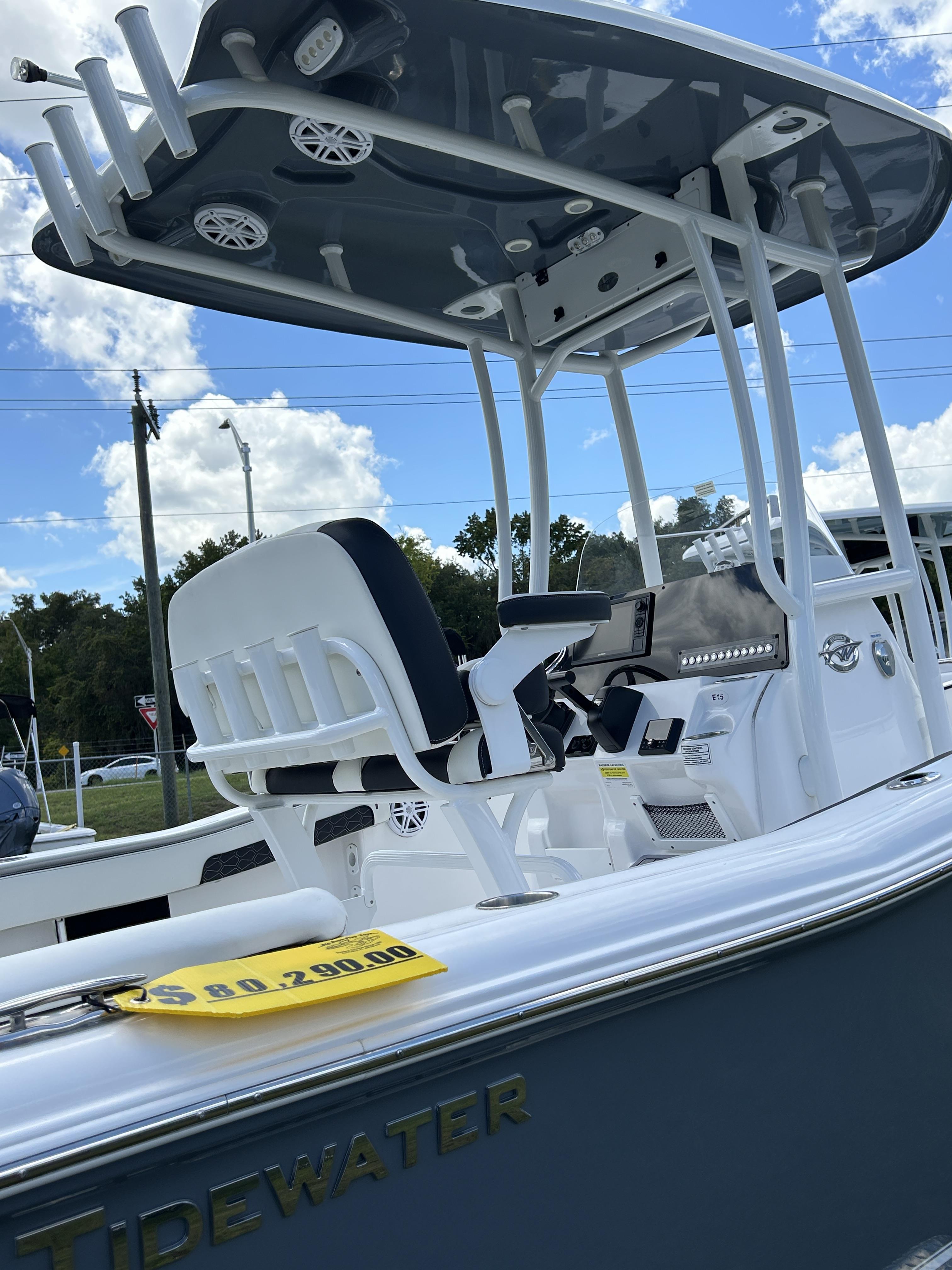 2024 Tidewater Boats 220 LXF - Photo 12