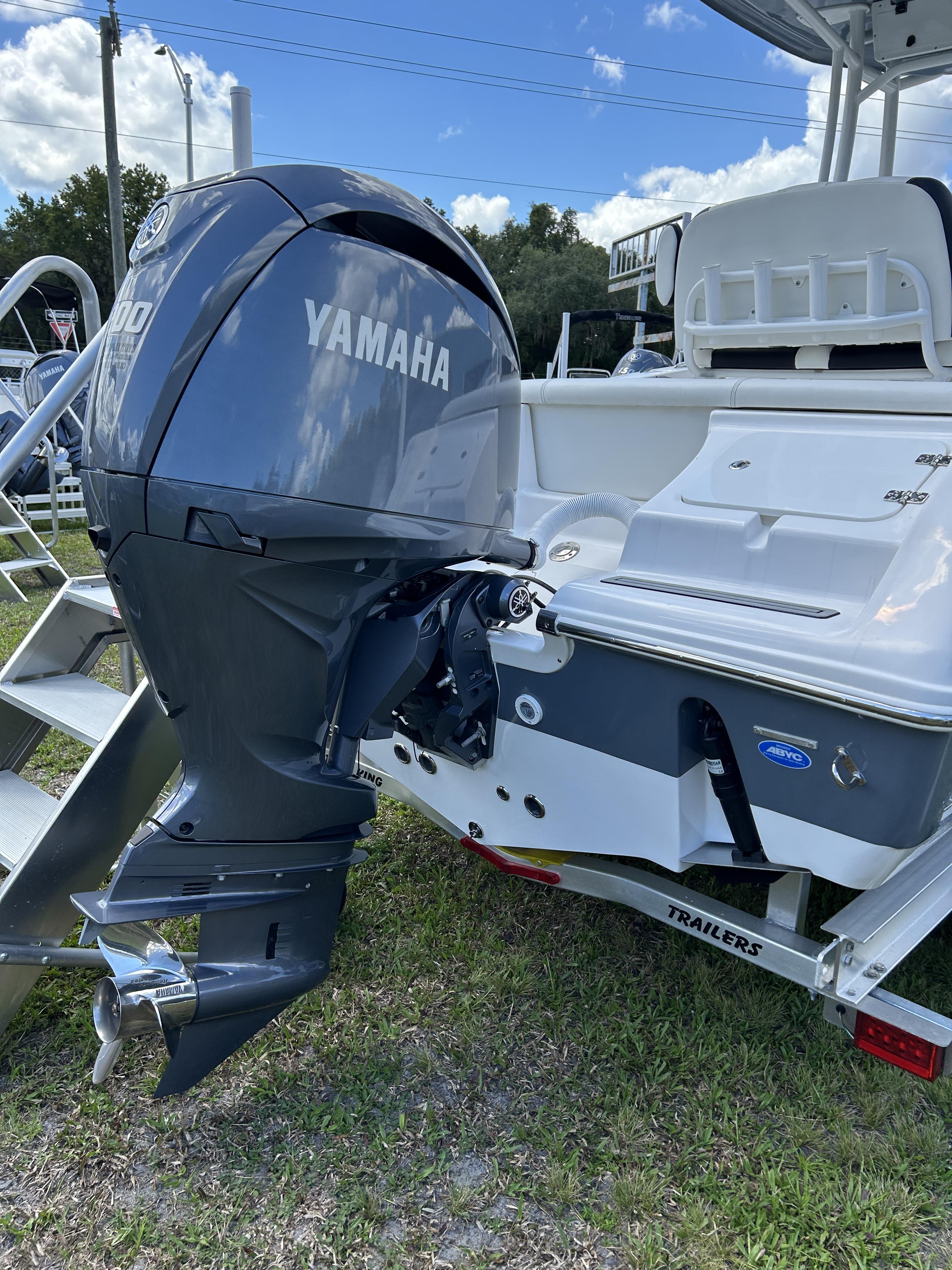 2024 Tidewater Boats 220 LXF - Photo 13