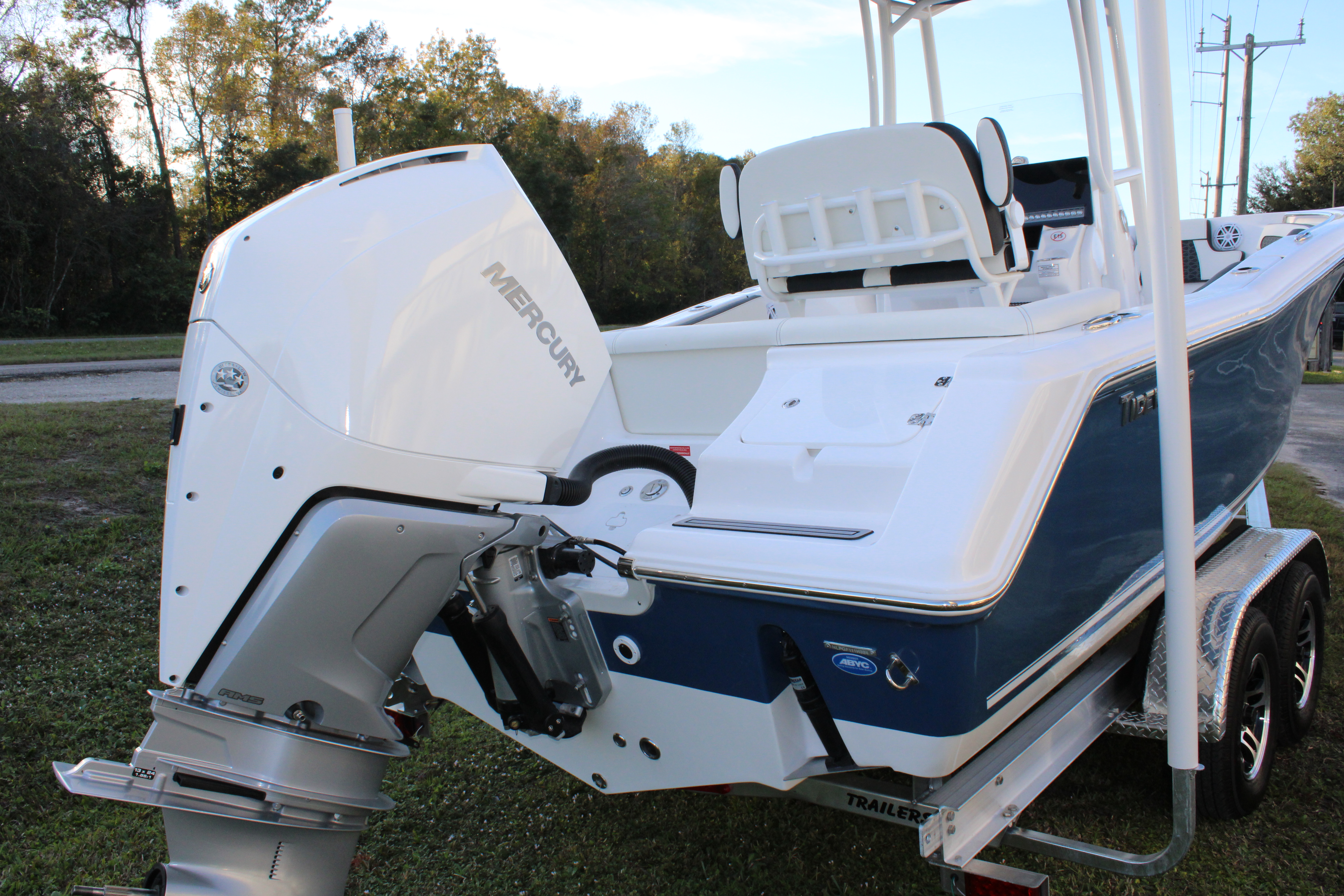 2024 Tidewater Boats 220 LXF - Photo 4