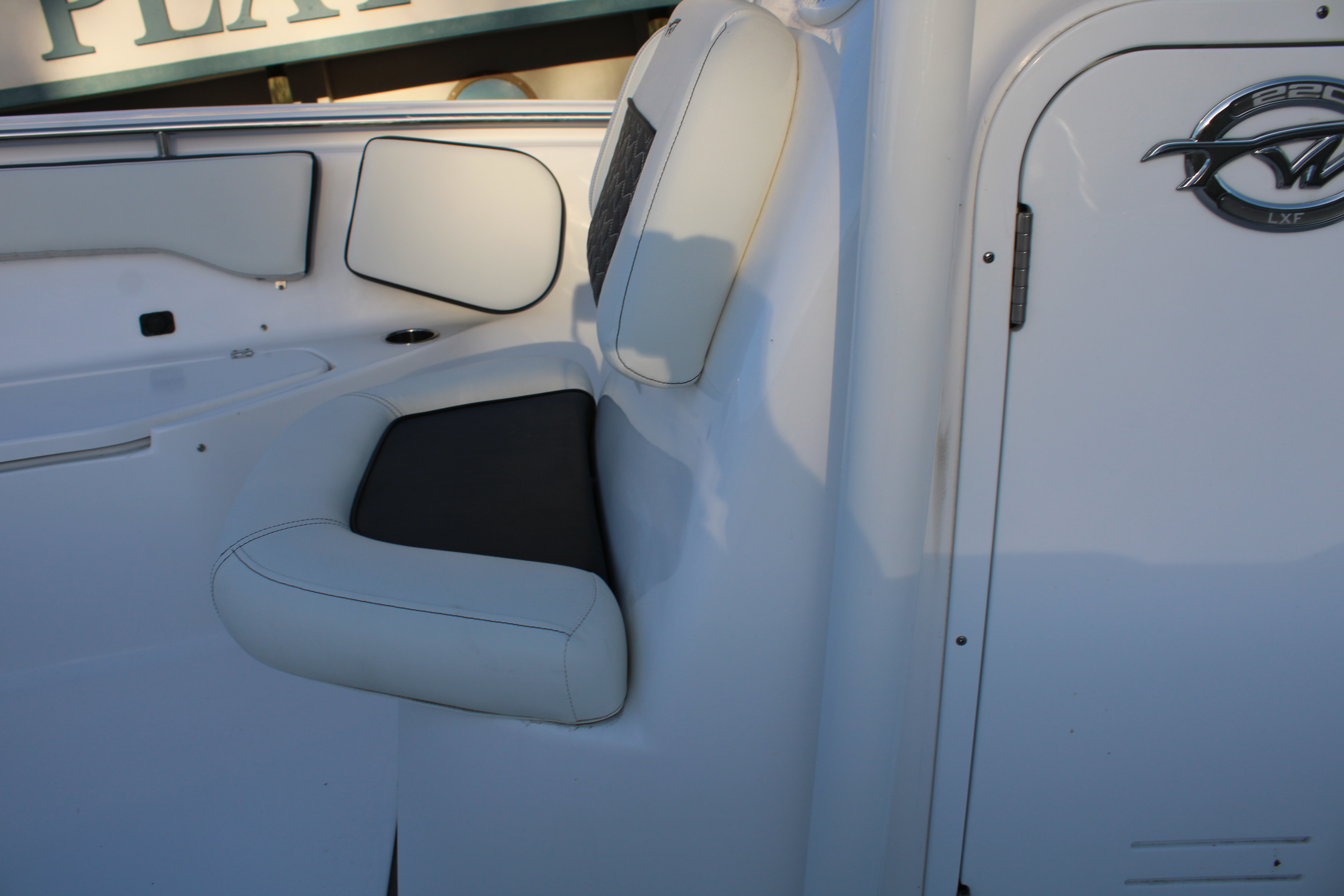 2024 Tidewater Boats 220 LXF - Photo 6