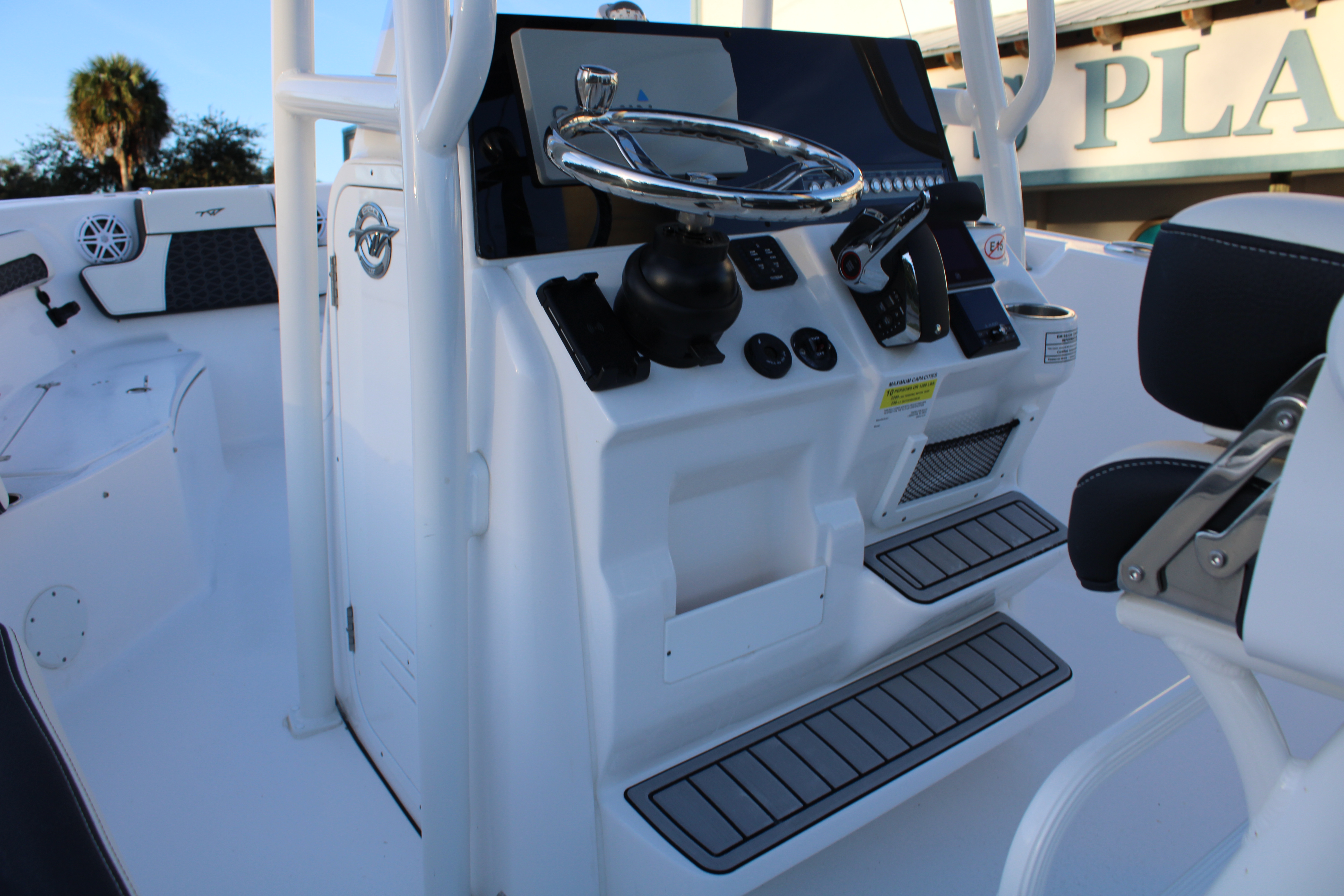 2024 Tidewater Boats 220 LXF - Photo 9