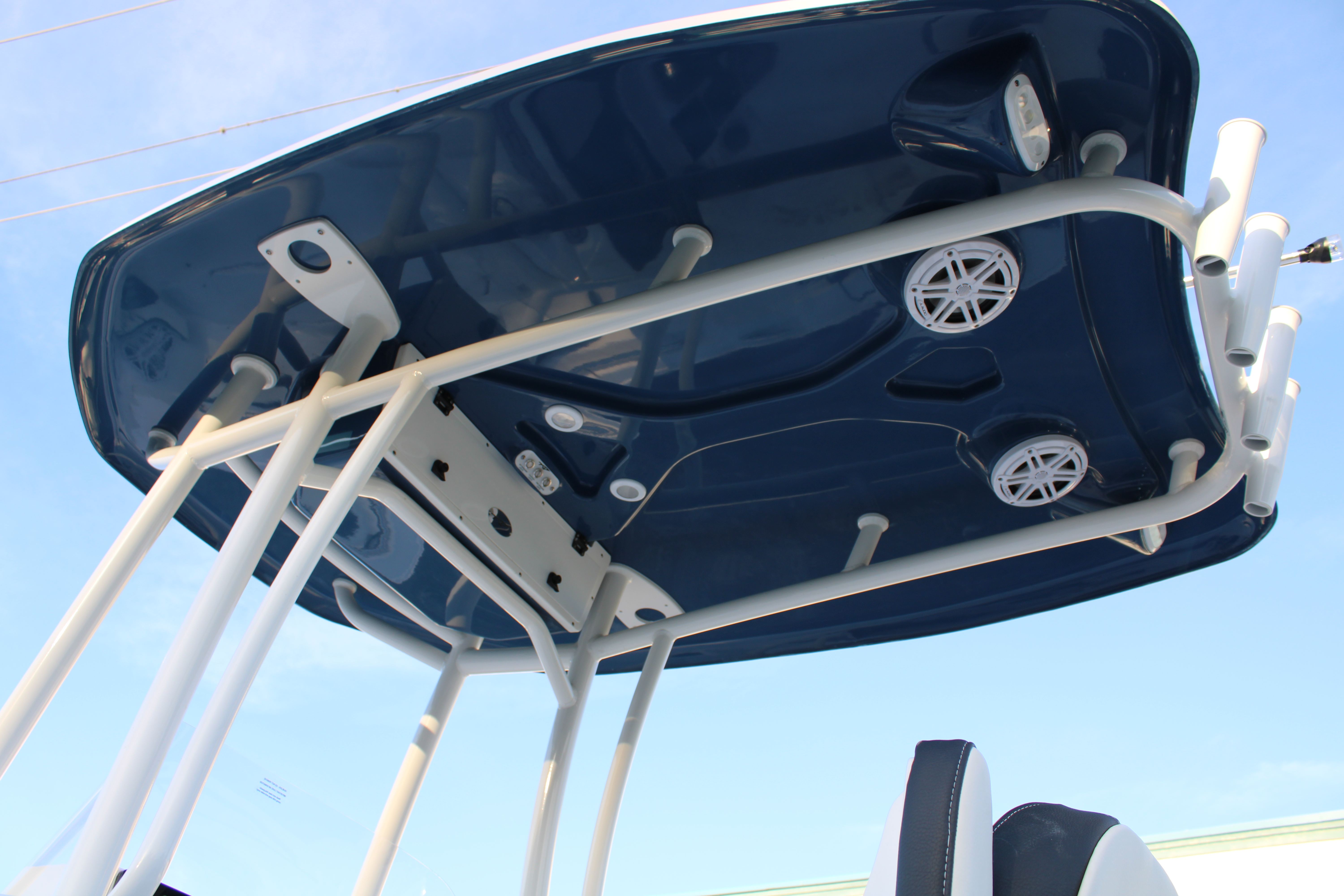 2024 Tidewater Boats 220 LXF - Photo 10