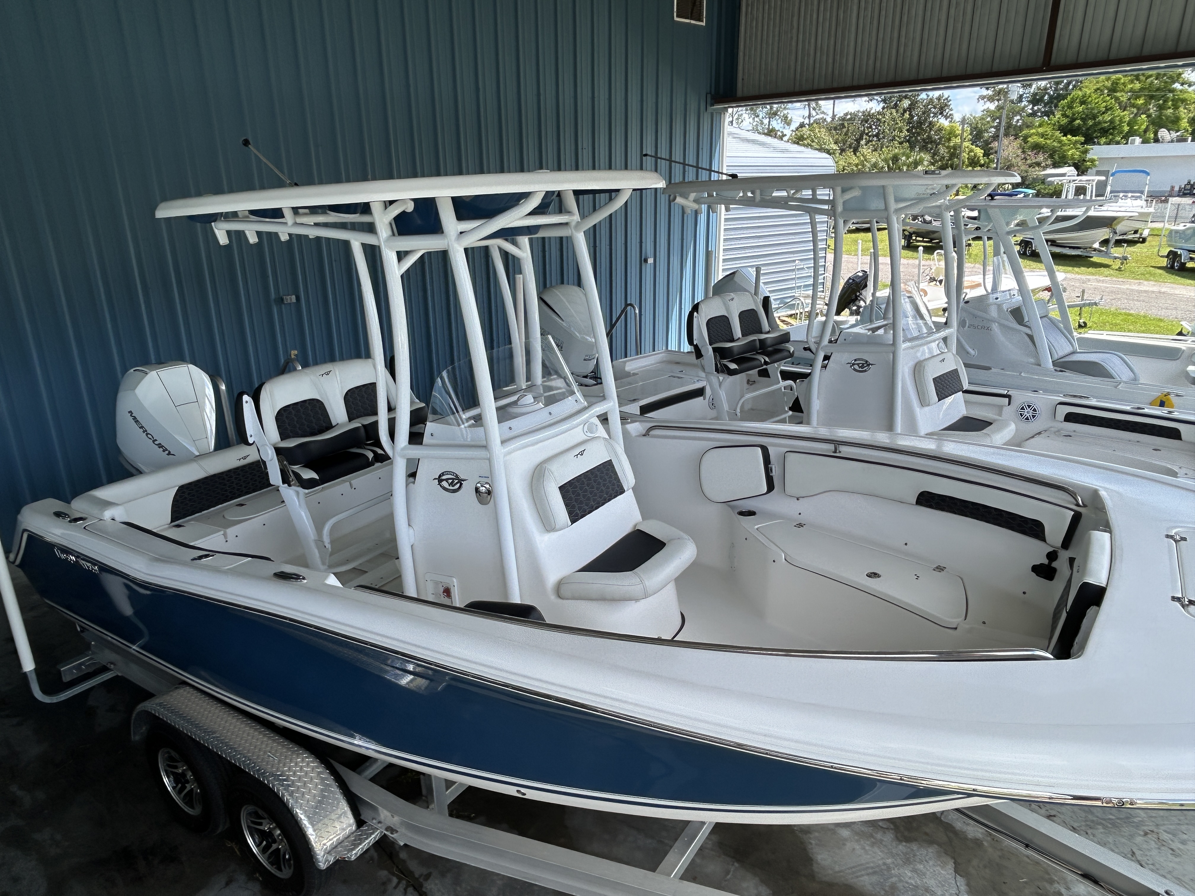 2024 Tidewater Boats 220 LXF - Photo 15