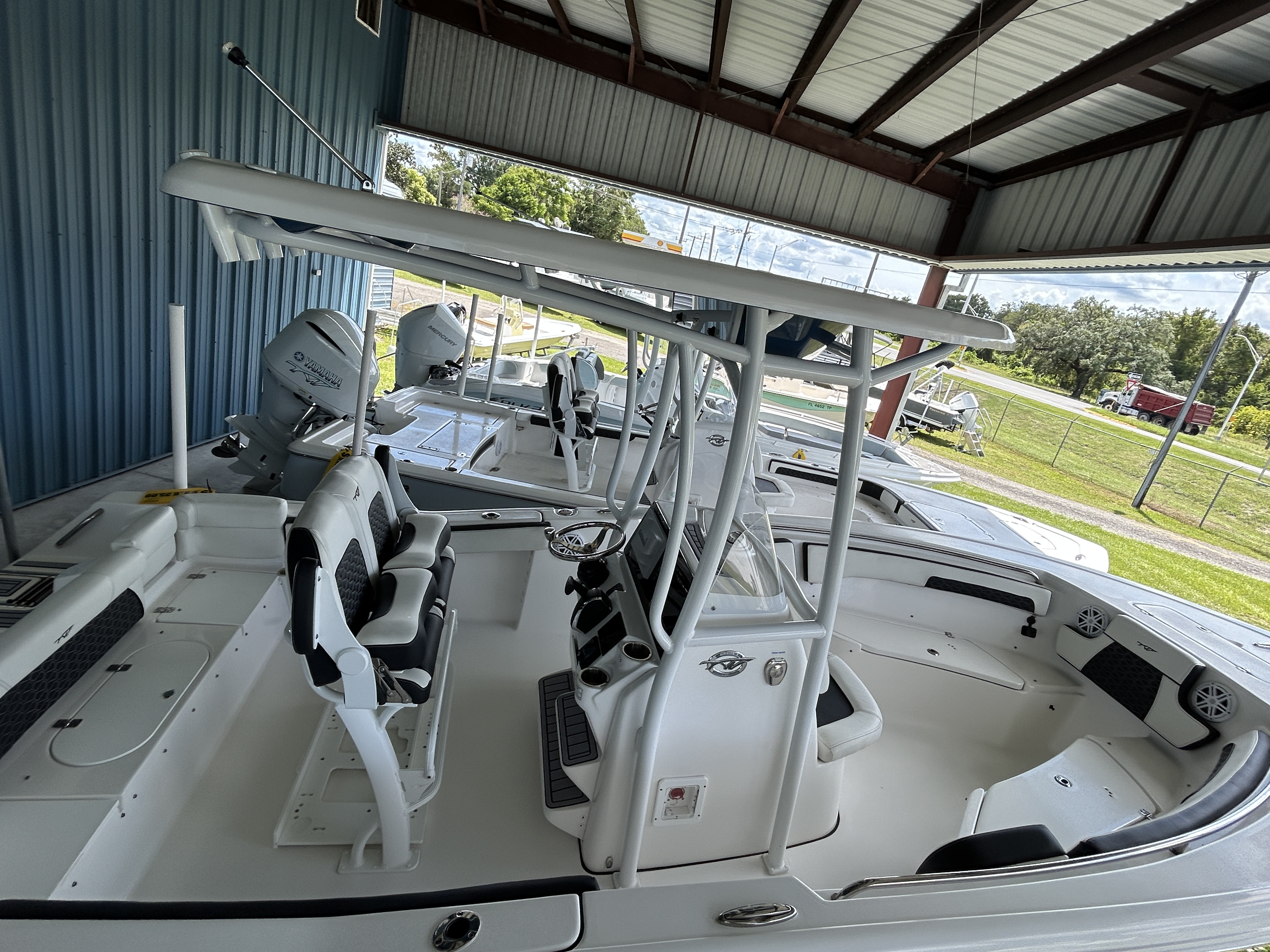 2024 Tidewater Boats 220 LXF - Photo 16