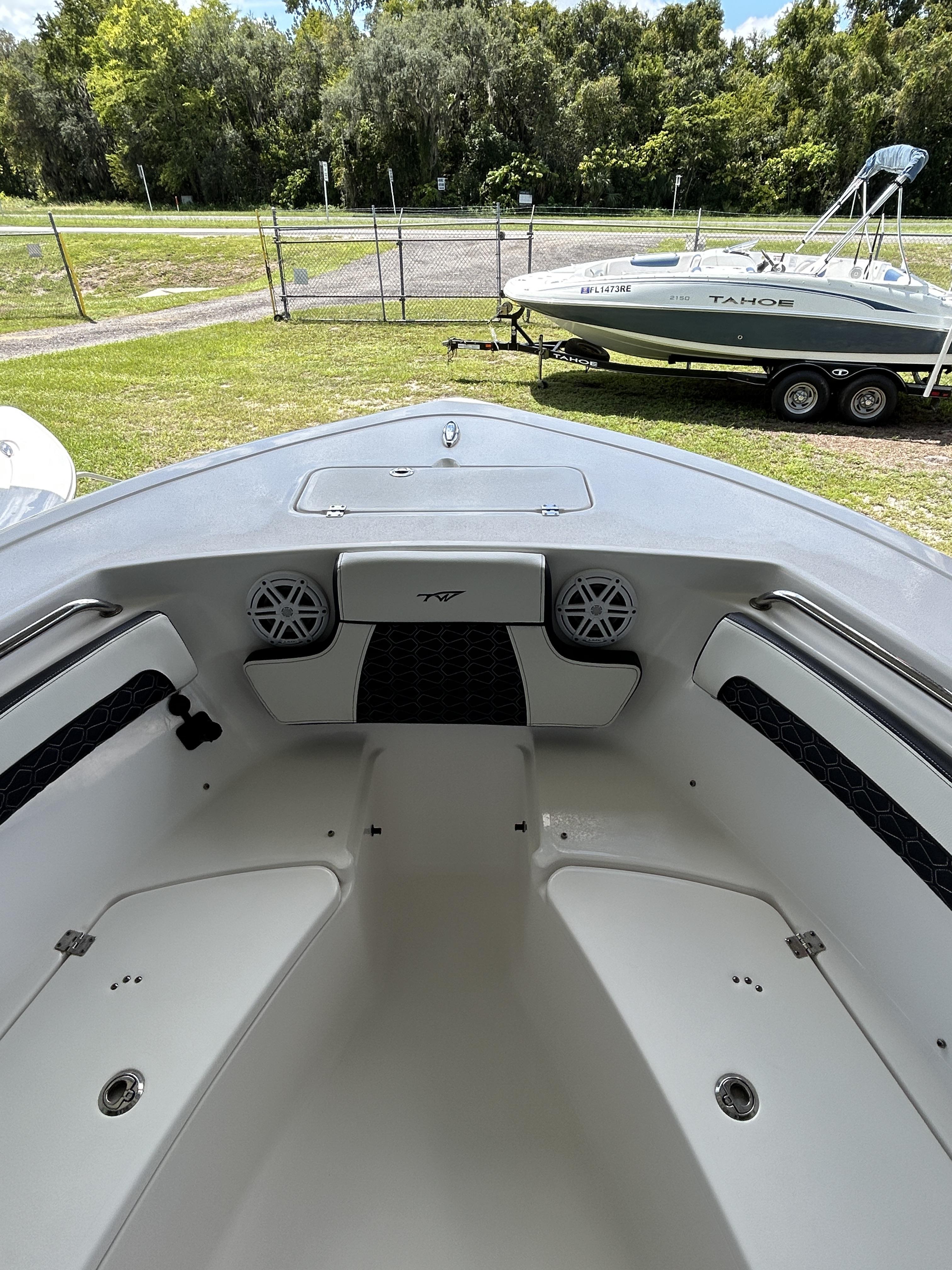 2024 Tidewater Boats 220 LXF - Photo 18