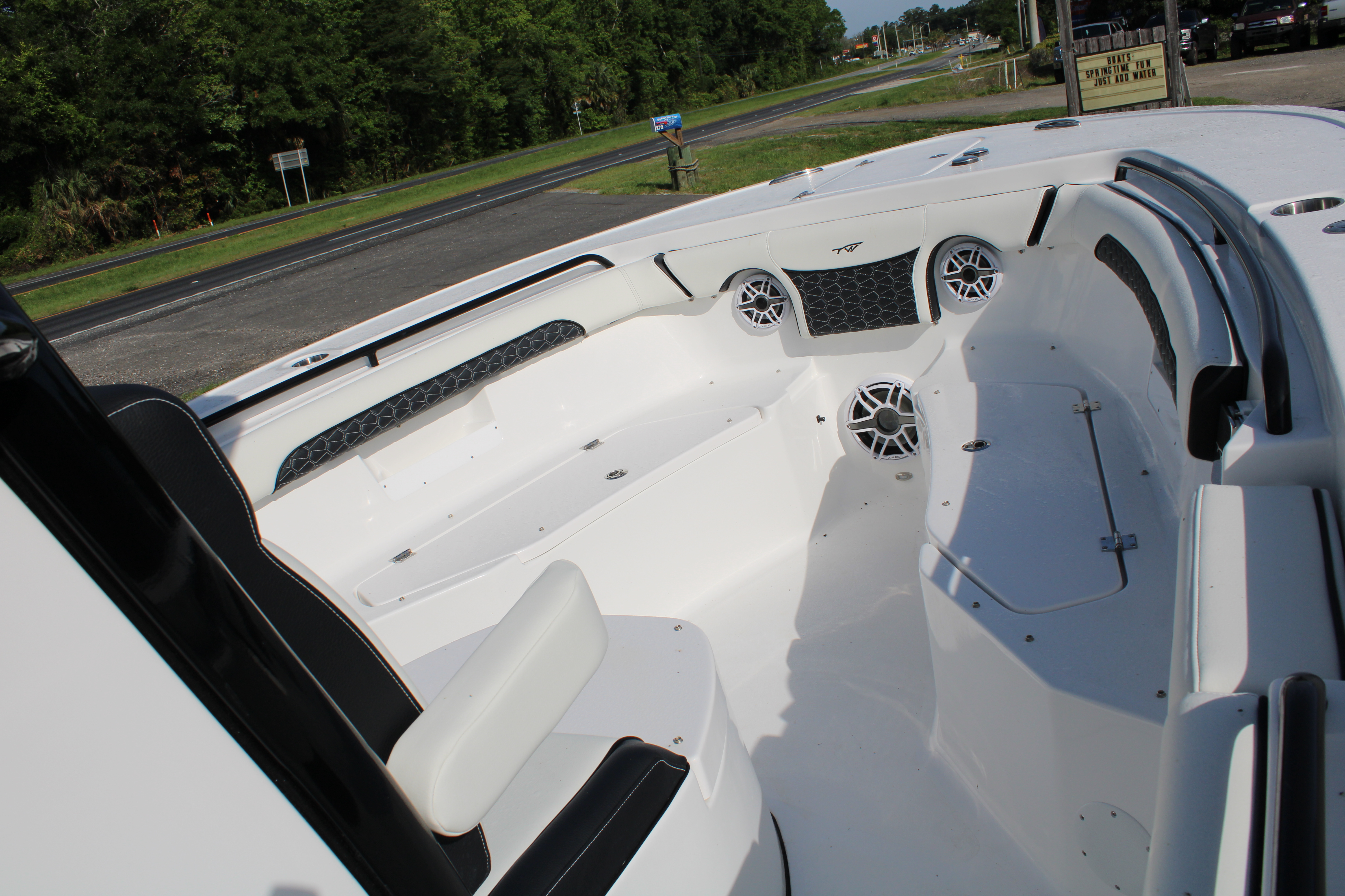2025 Tidewater Boats 256CC - Photo 8