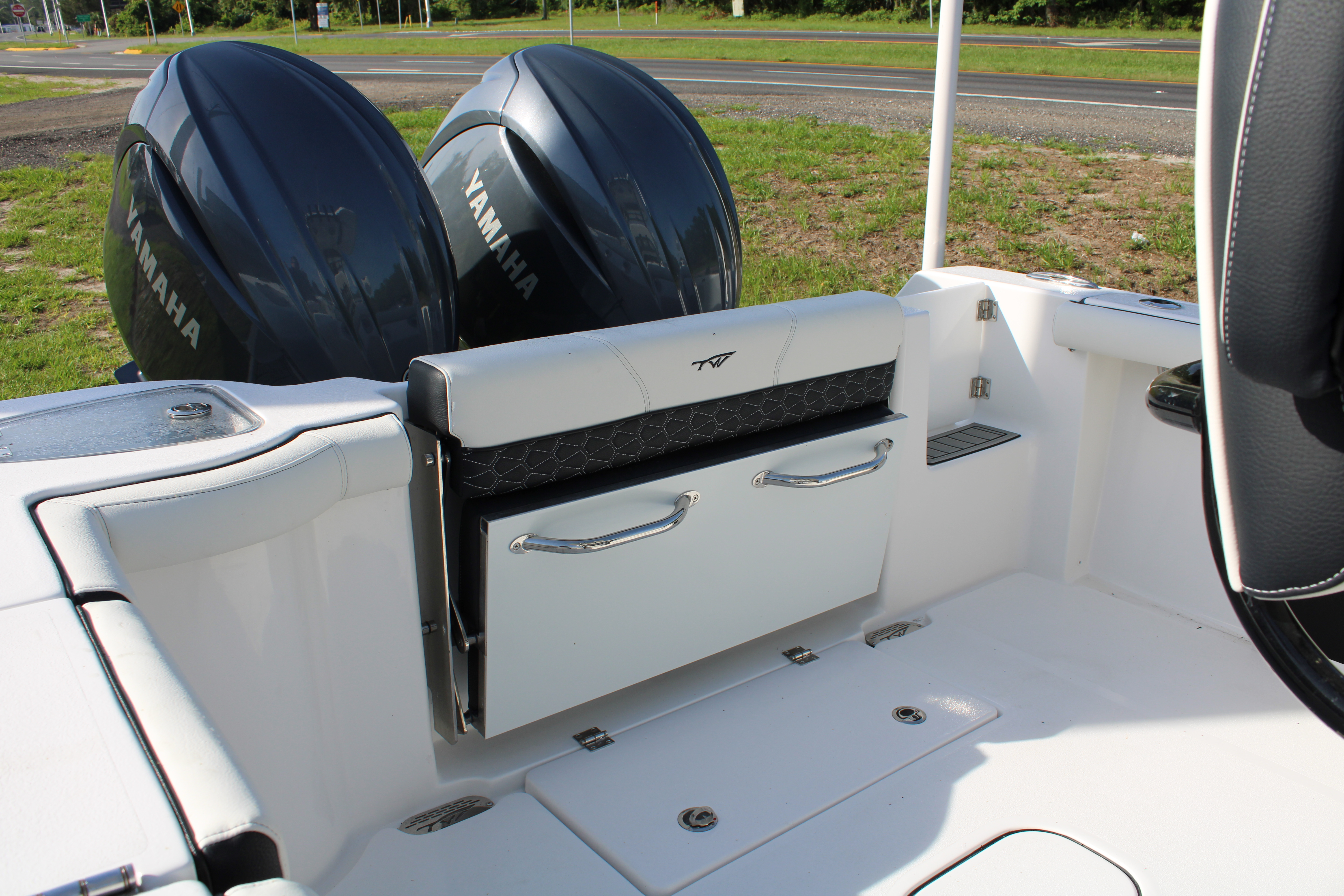2025 Tidewater Boats 256CC - Photo 11