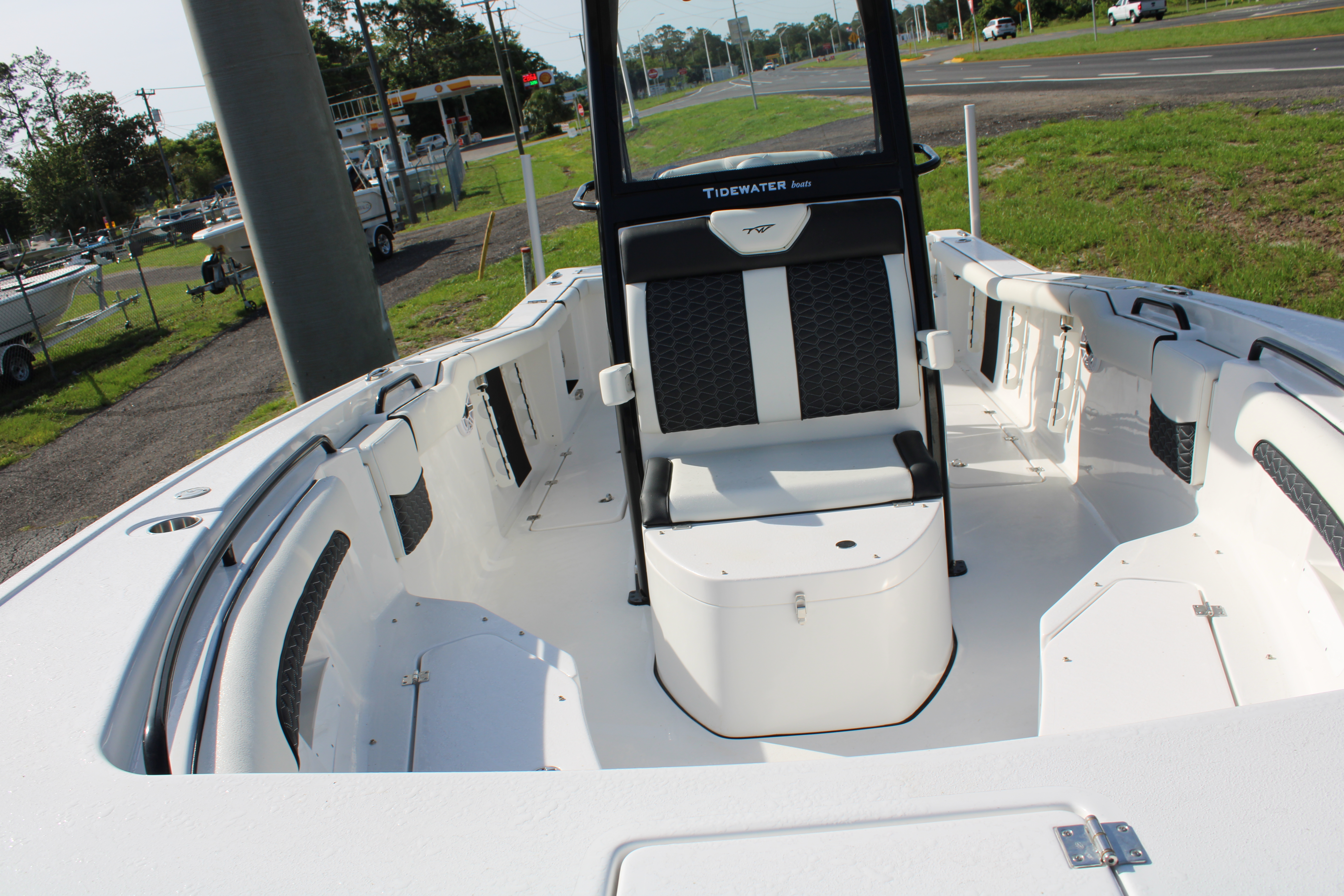 2025 Tidewater Boats 256CC - Photo 14