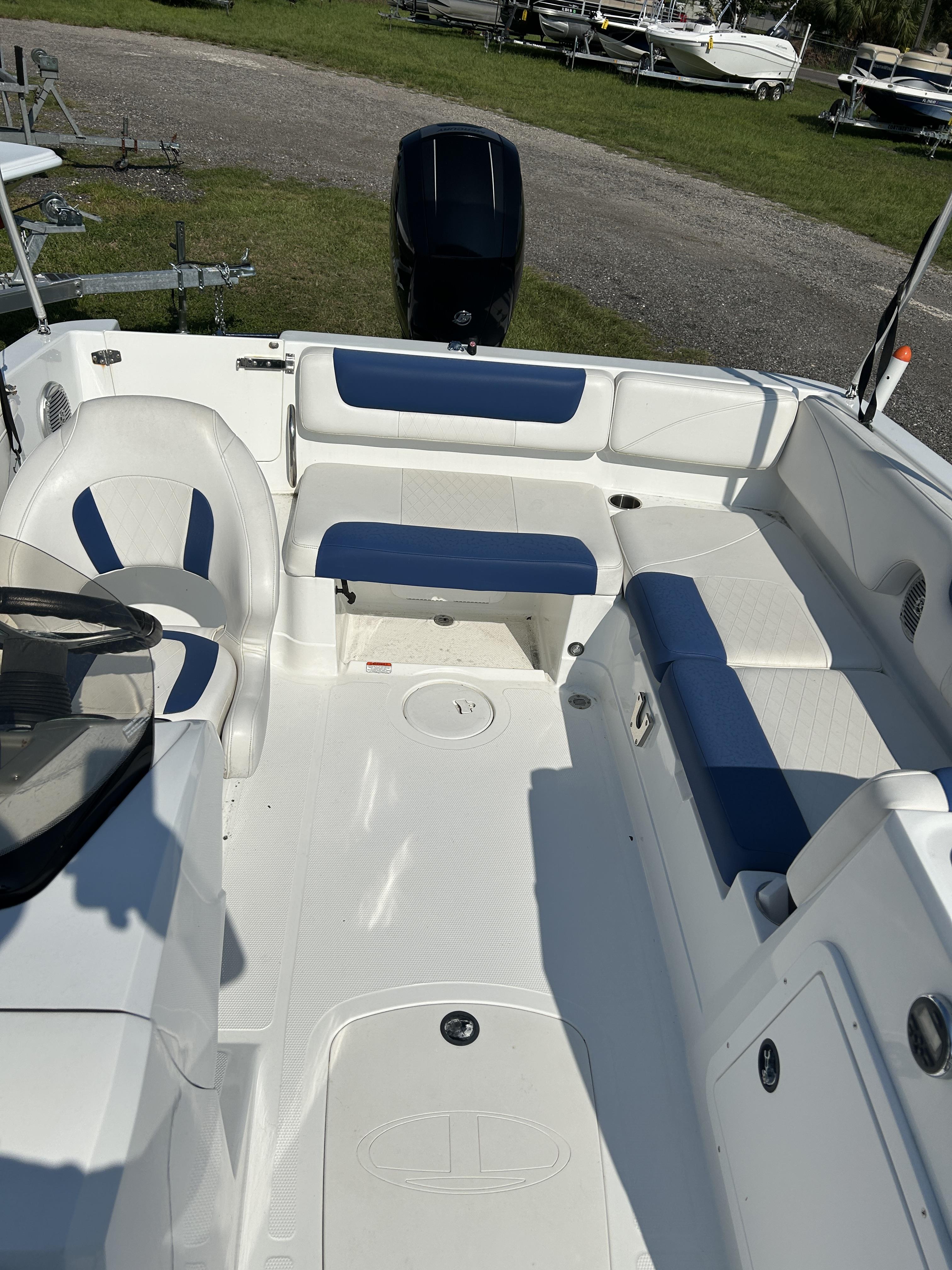 2016 Tahoe 2150 - Photo 7