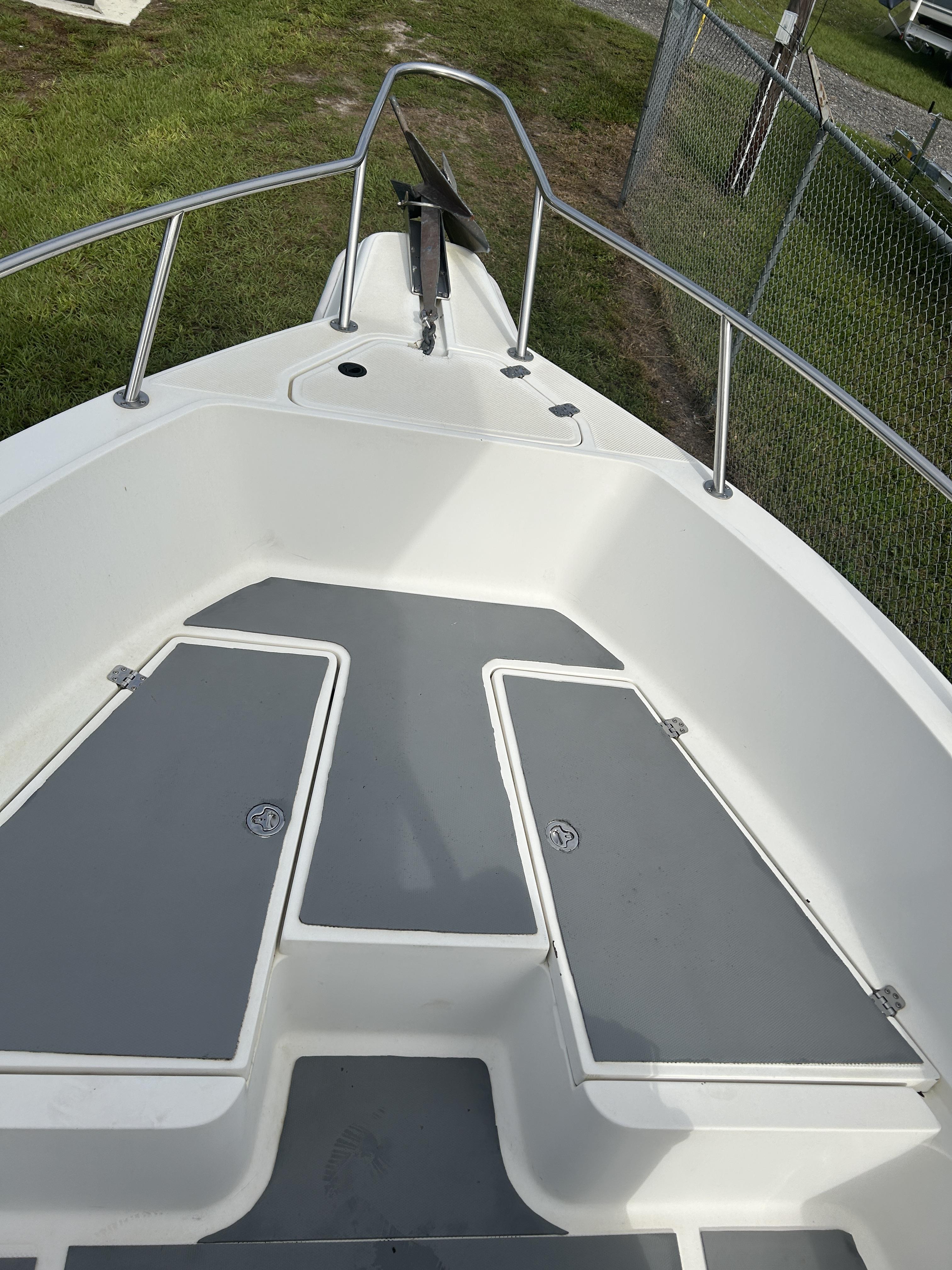 1999 Key West 2300 Bluewater - Photo 2