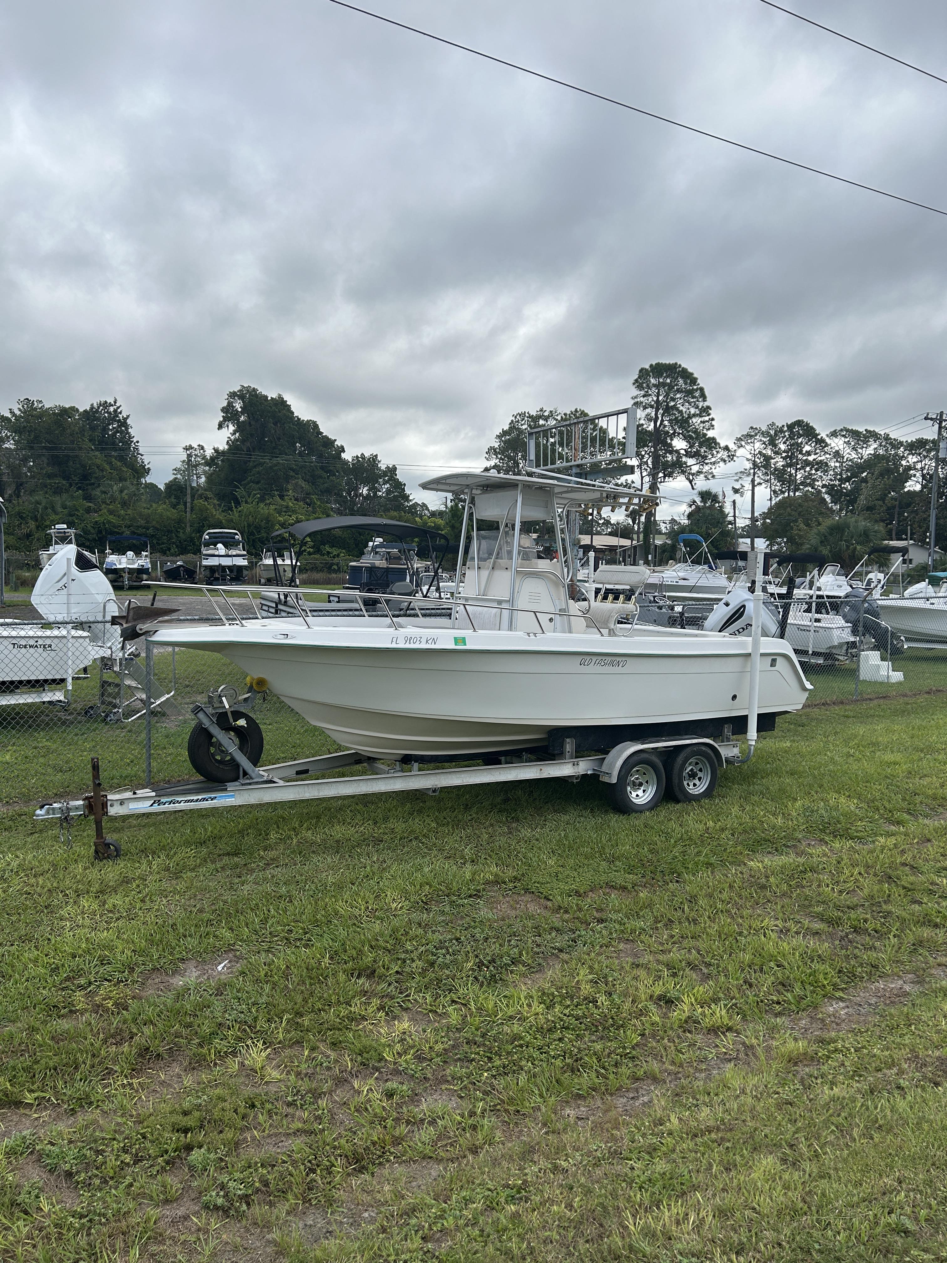 1999 Key West 2300 Bluewater