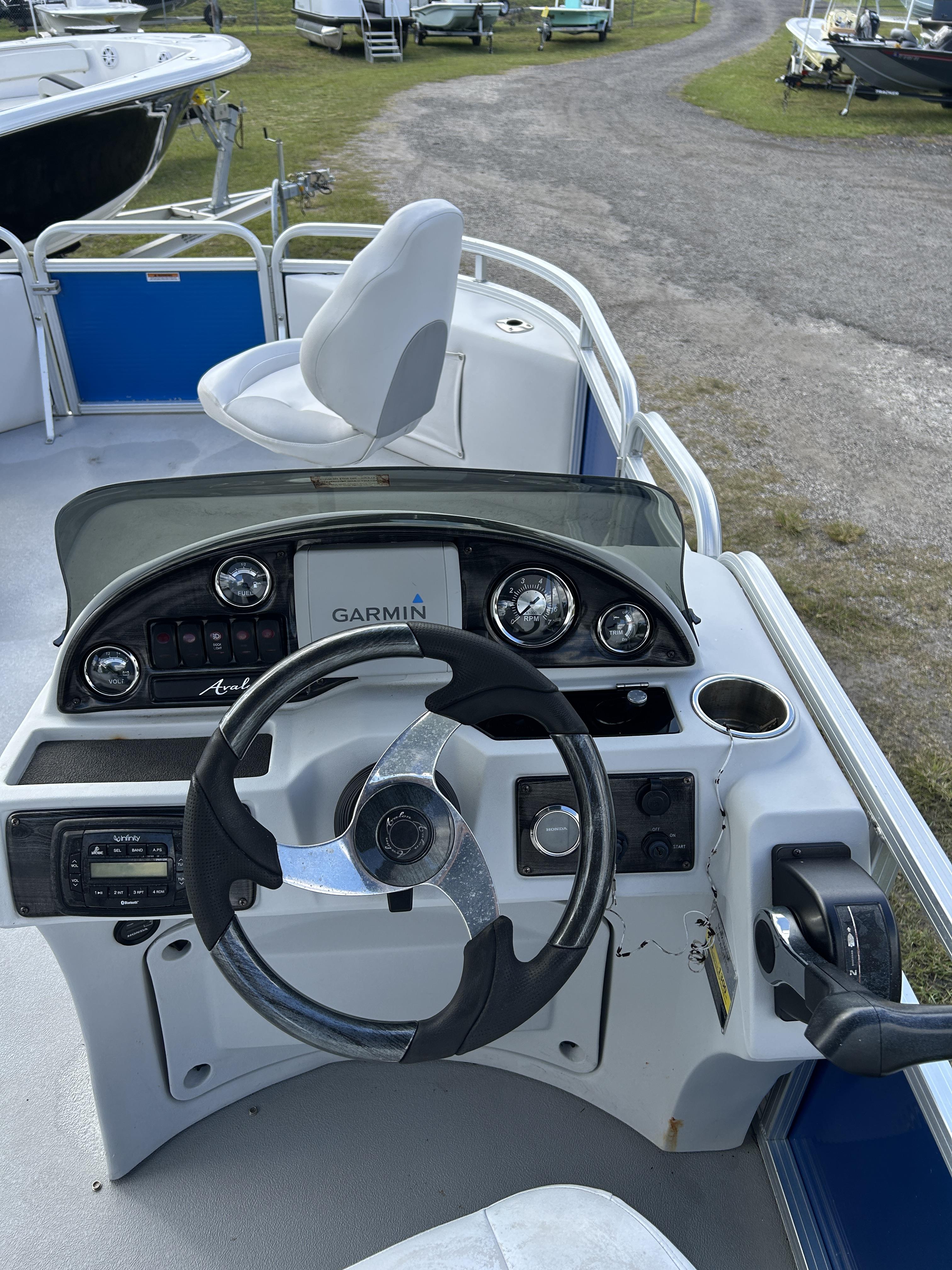 2016 Avalon QUADFISH 20 - Photo 6