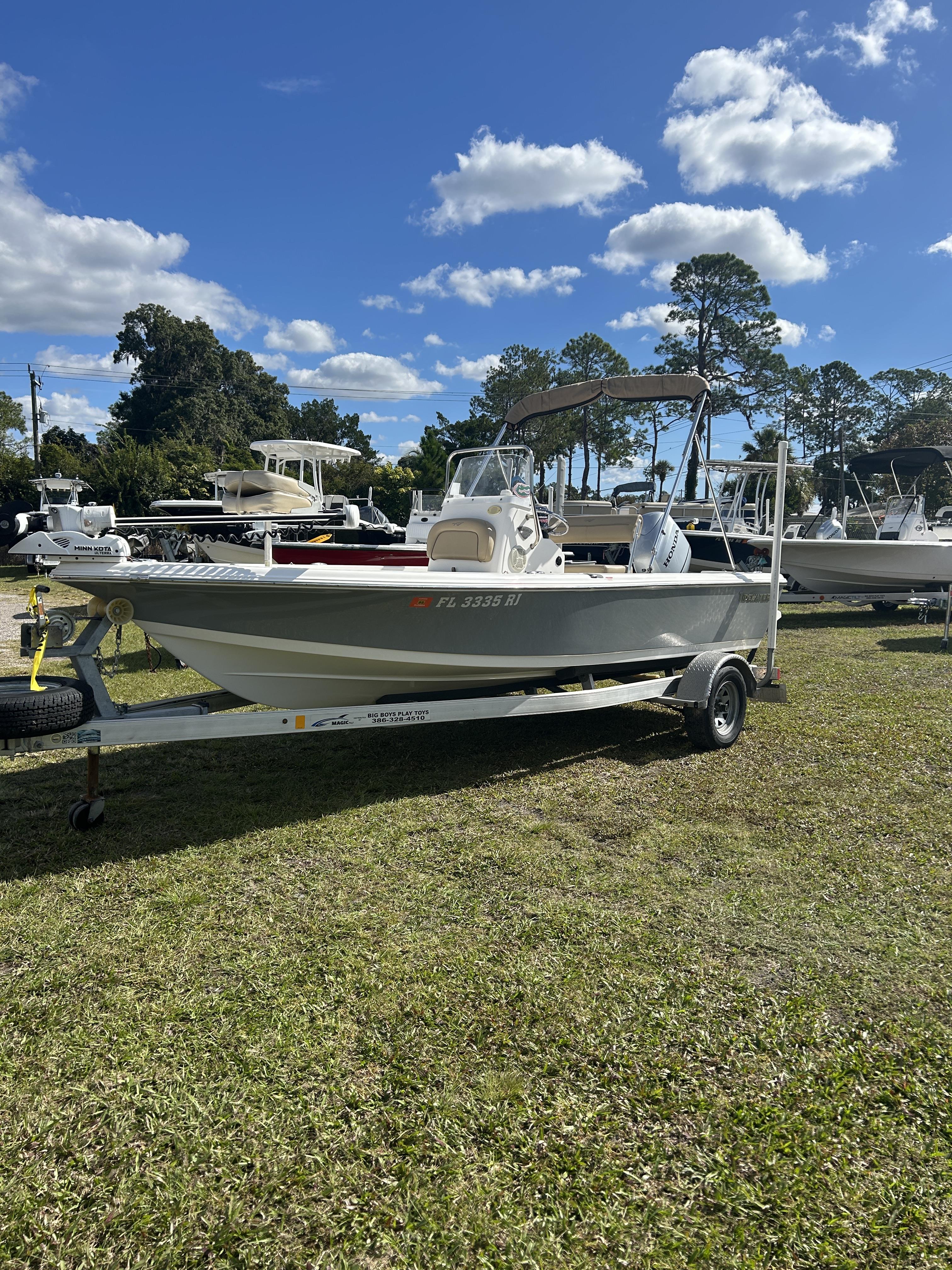 2017 Tidewater Boats 1800 bay