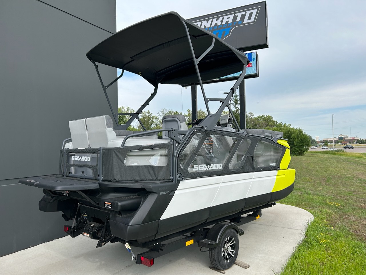 Sea-Doo Switch Cruise 18 - 230hp Image