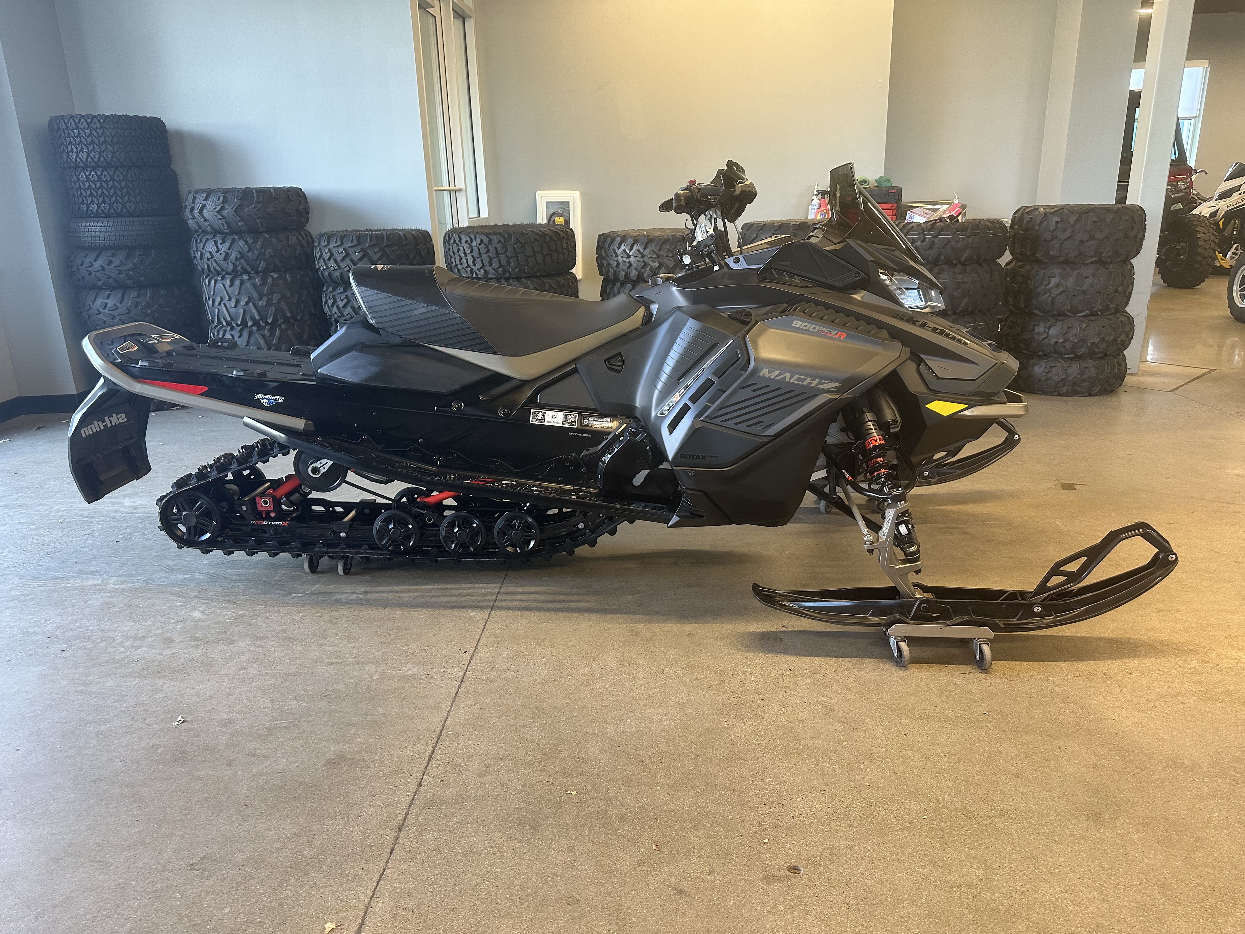 2022 Ski-Doo Mach Z  900 ACE Turbo R RipSaw 2-Ply 1.25" E.S. w/ Smart-Shox w/ Premium color display - Photo 6