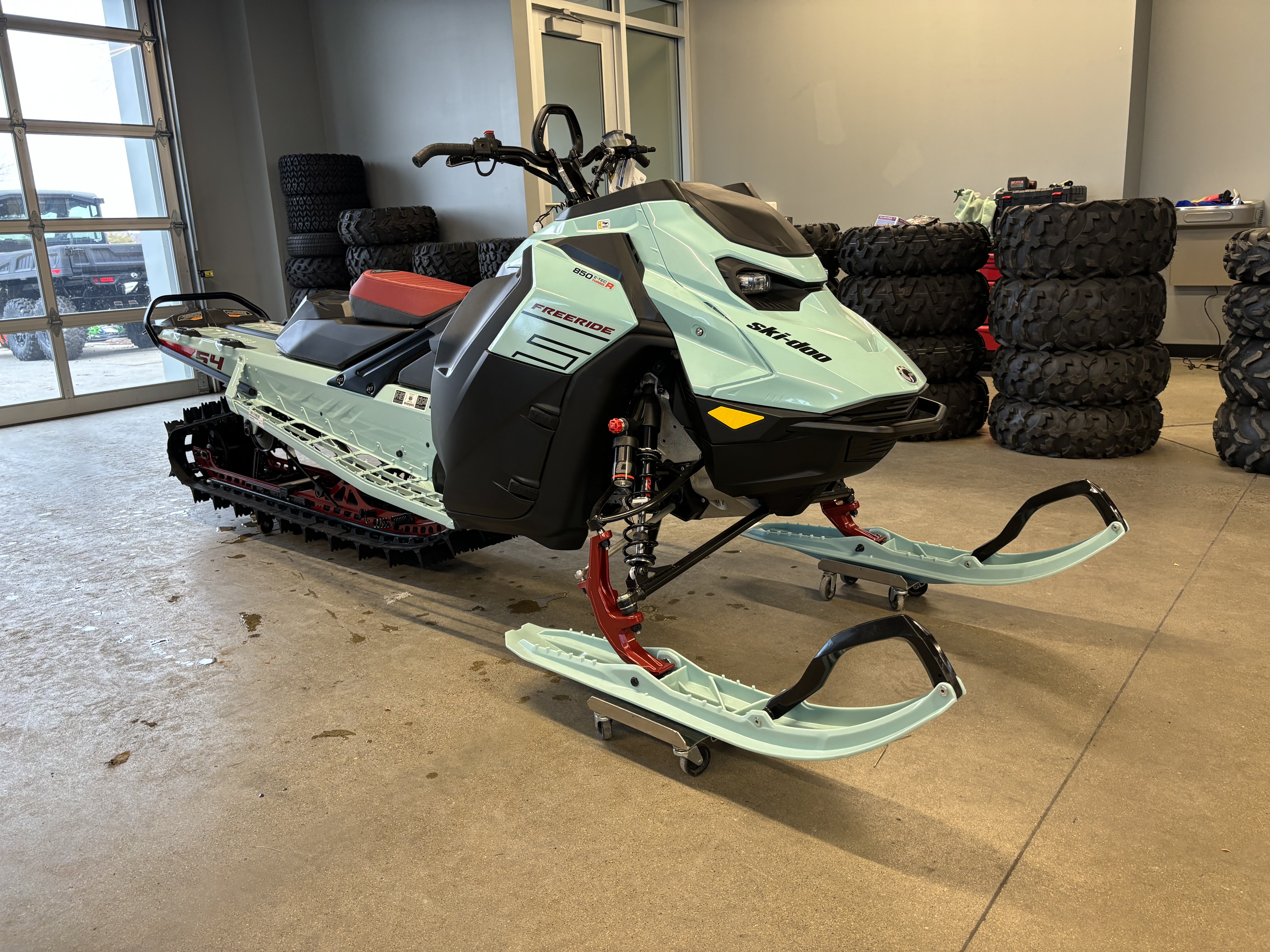 Ski-Doo Freeride 165 850 E-Tec Turbo R Shot Powdermax X-Light Image