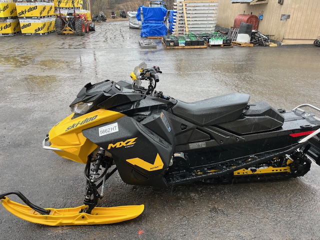 2023 Ski-Doo MXZ Neo+ E.S.