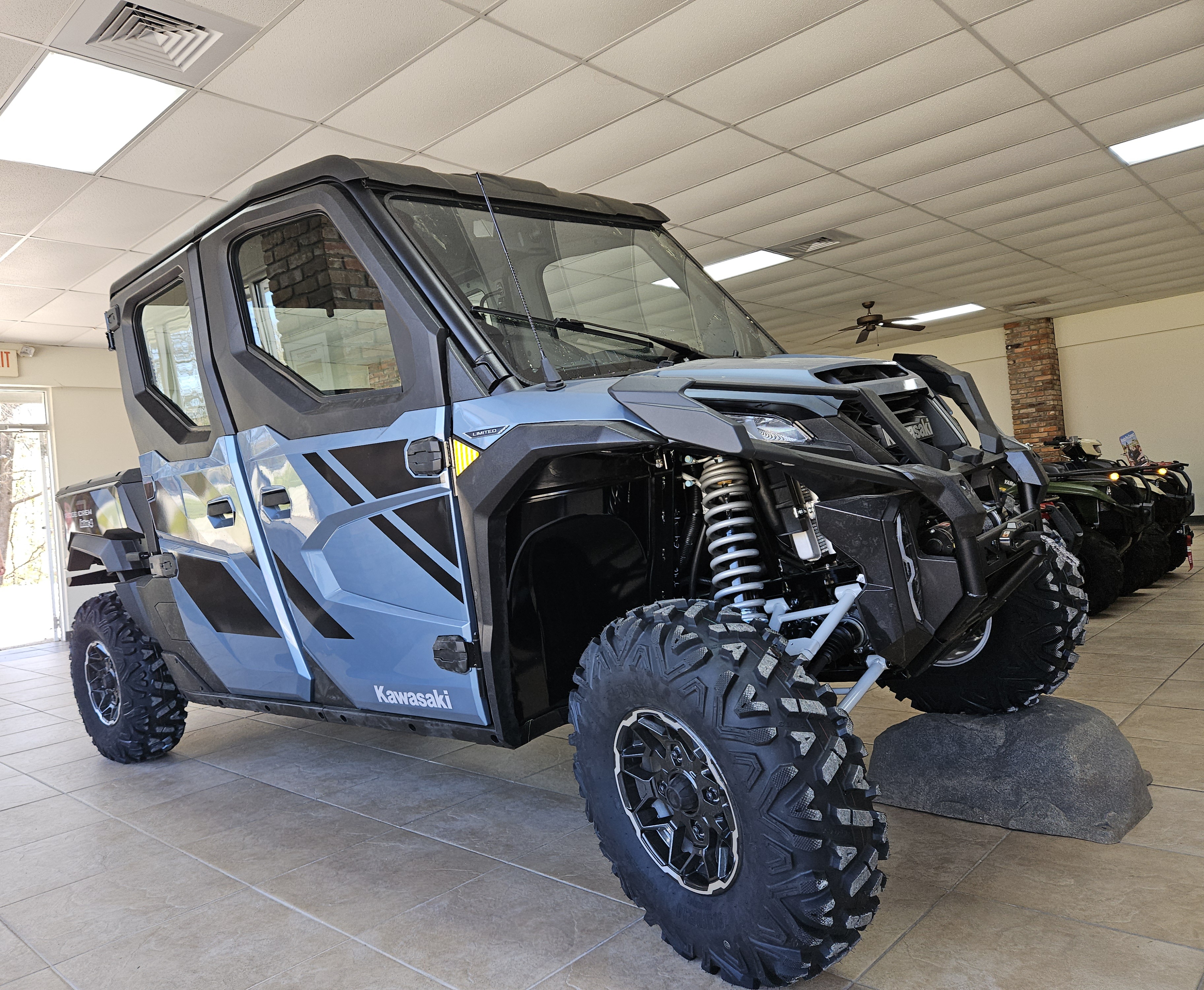 2025 Kawasaki RIDGE® XR Crew Limited HVAC - Photo 2