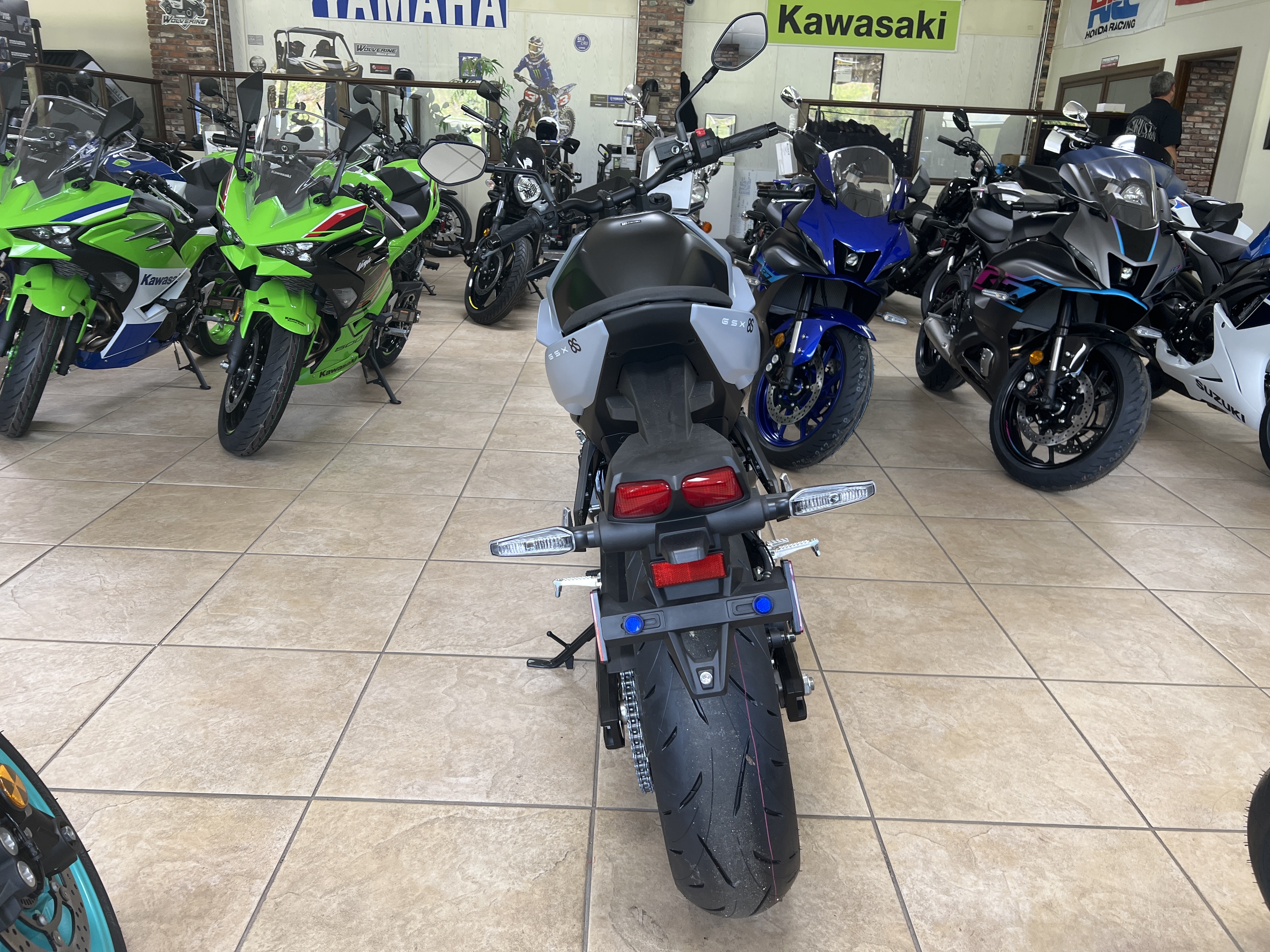 2024 Suzuki GSX800RQM4 - Photo 5