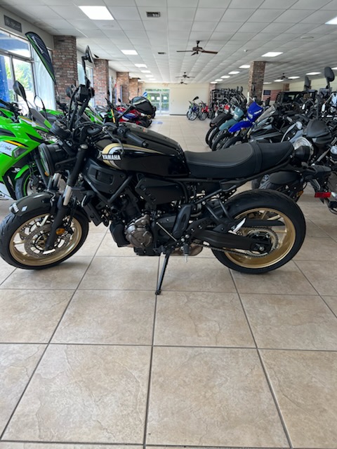 2024 Yamaha XSR700RB - Photo 2