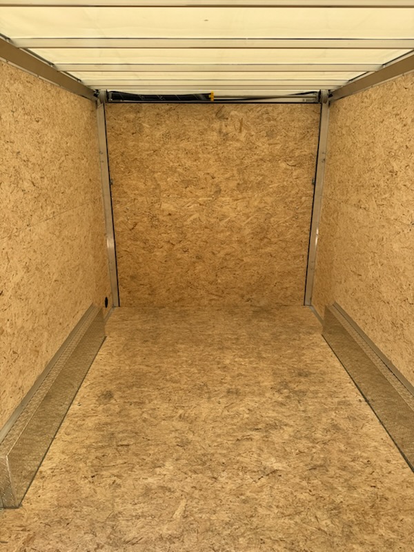 2027 E-Z Hauler photo 3