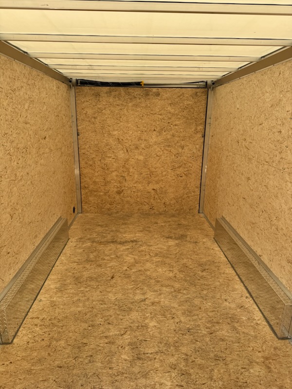 2027 E-Z Hauler photo 3