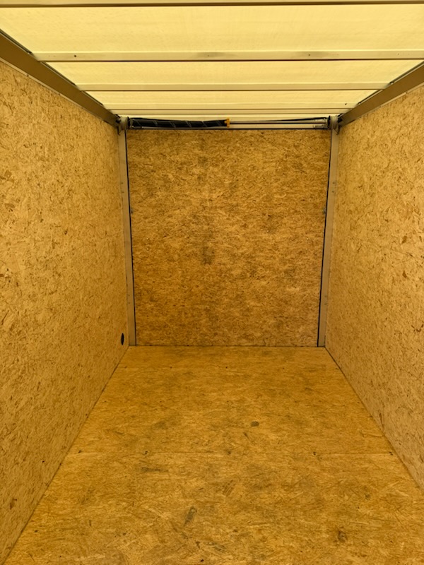 2027 E-Z Hauler photo 3