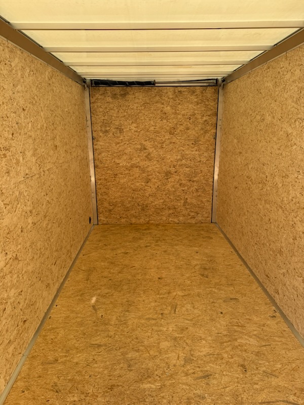 2027 E-Z Hauler photo 3