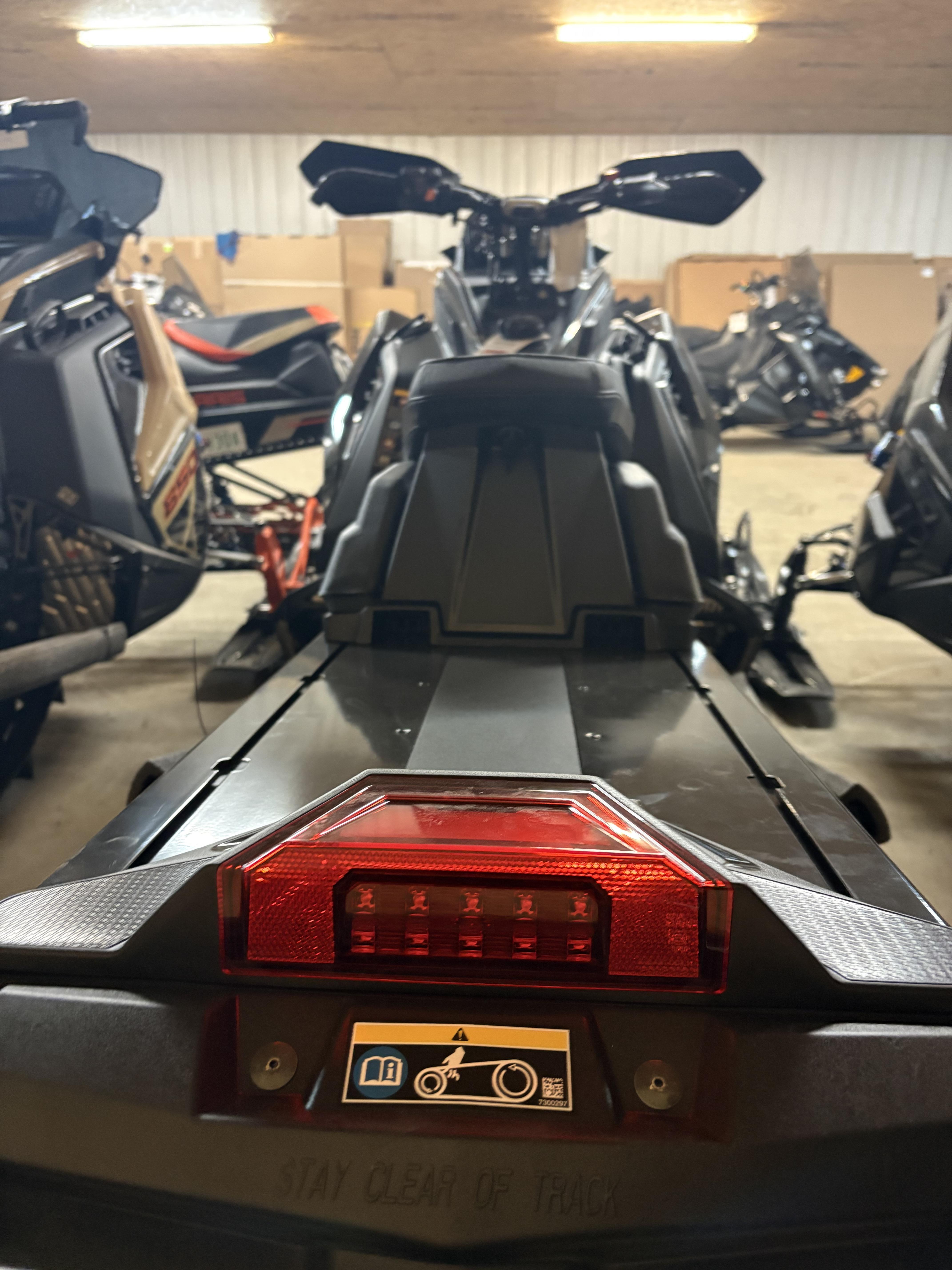 2025 Polaris INDY® XCR® 136 9R - Photo 5