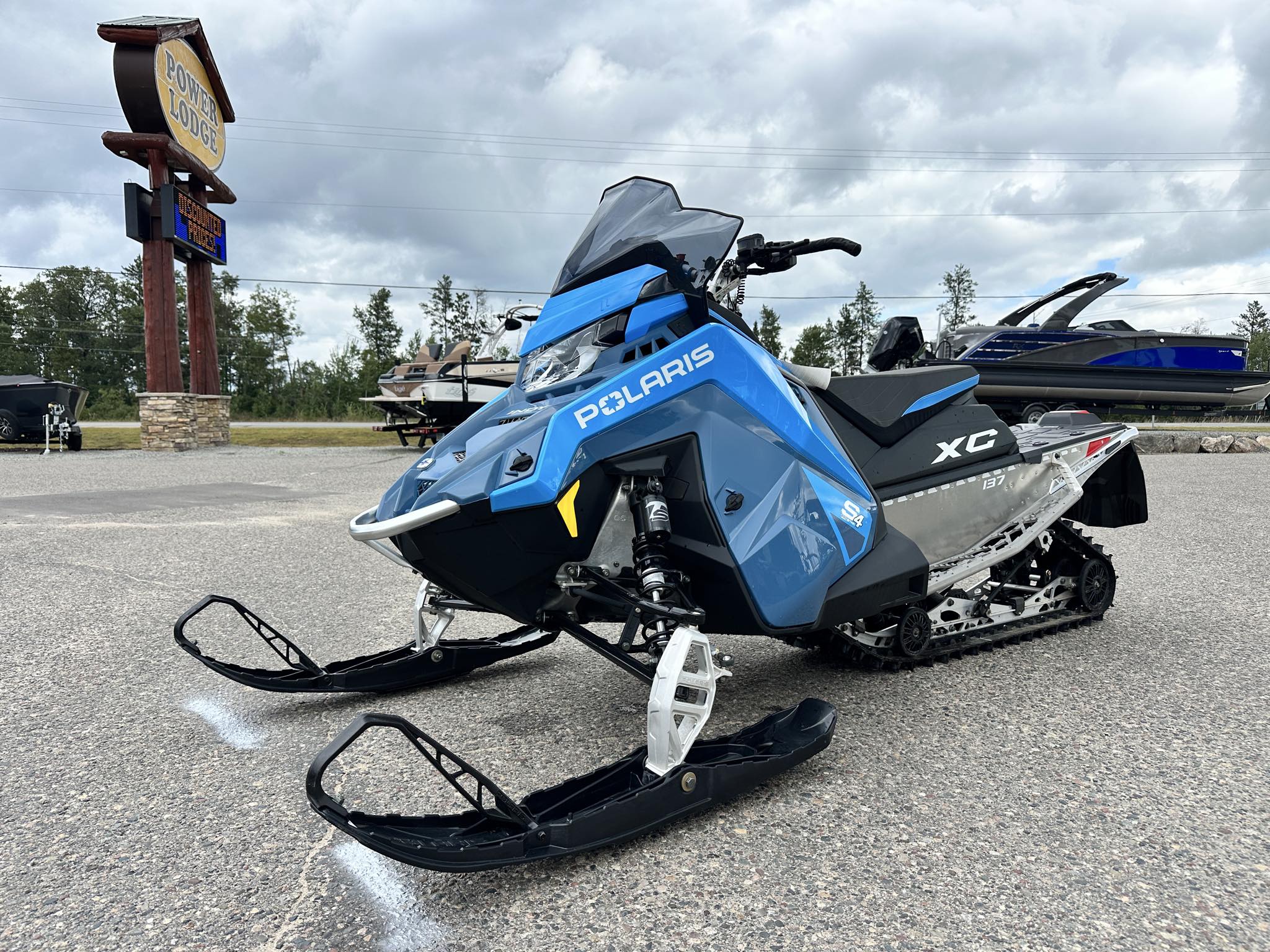 2024 Polaris S4 INDY XC 137 ES