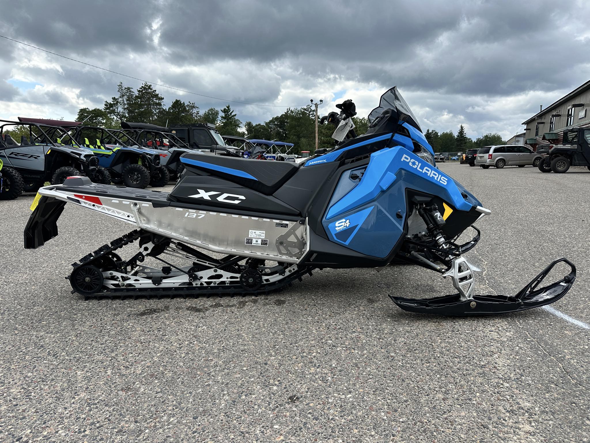 2024 Polaris S4 INDY XC 137 ES - Photo 9