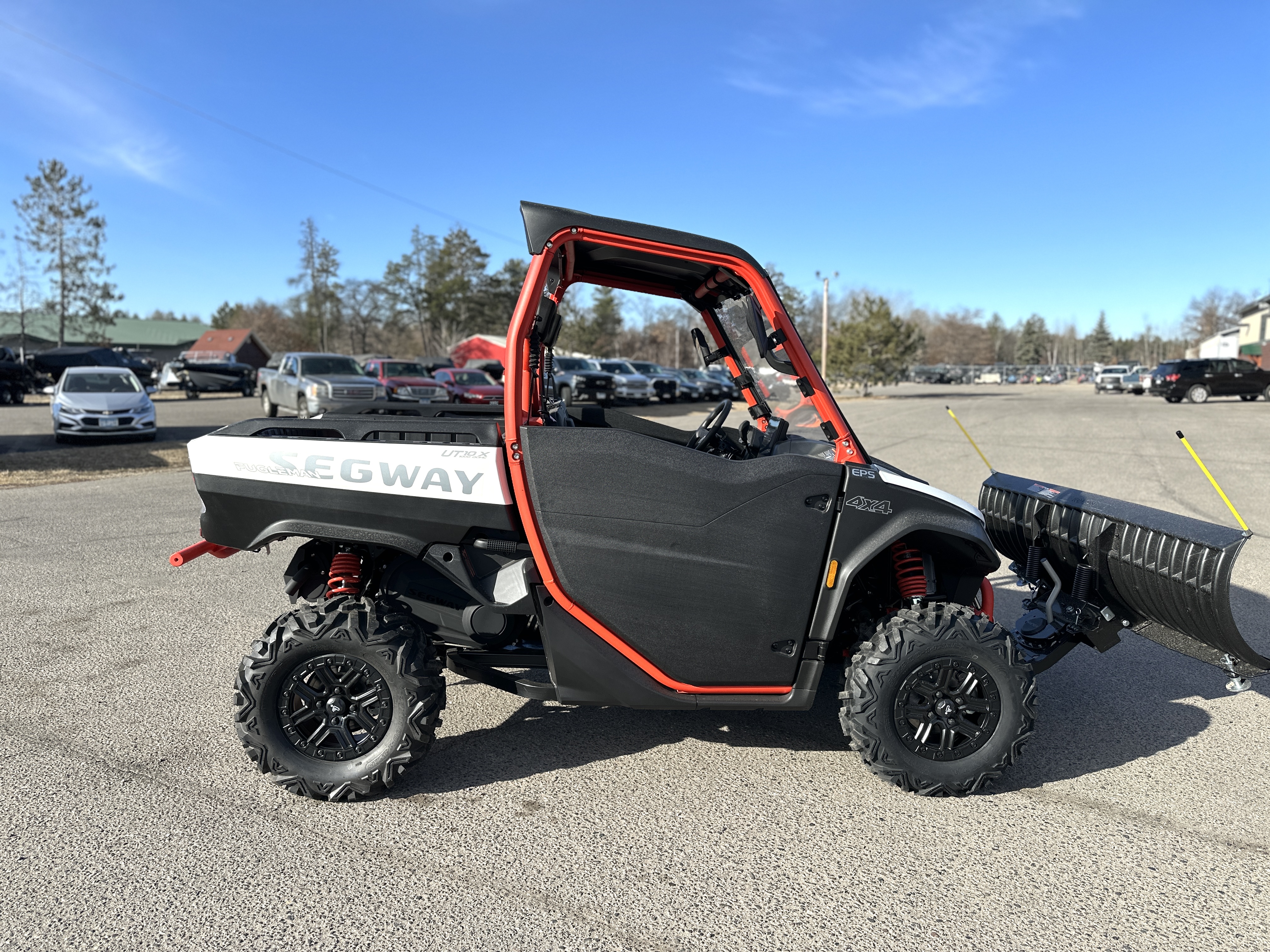 2023 Segway Powersports FUGLEMAN UT10-X - WHITE/RED - Photo 4