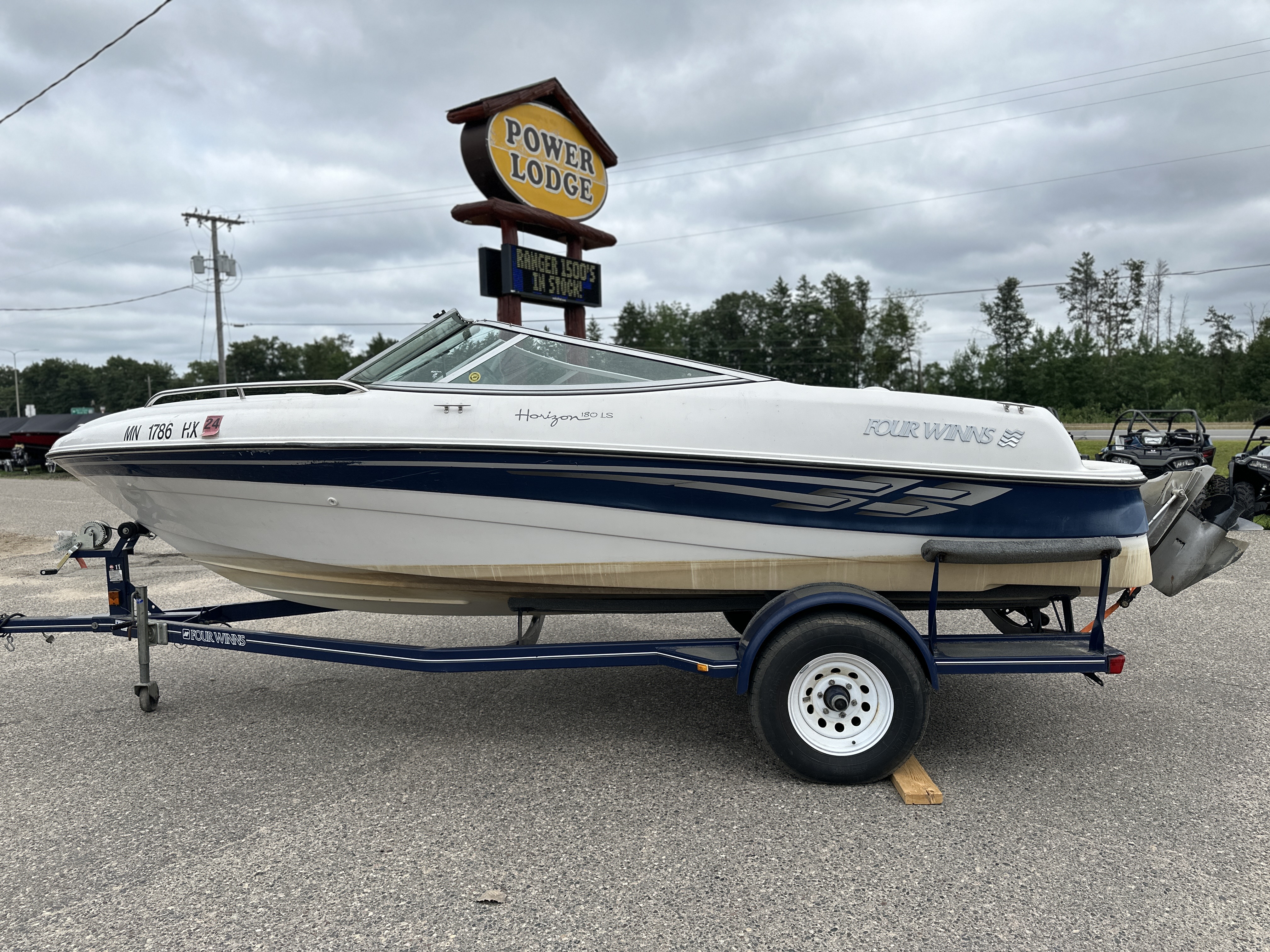 2000 Four Winns 180 Horizon
