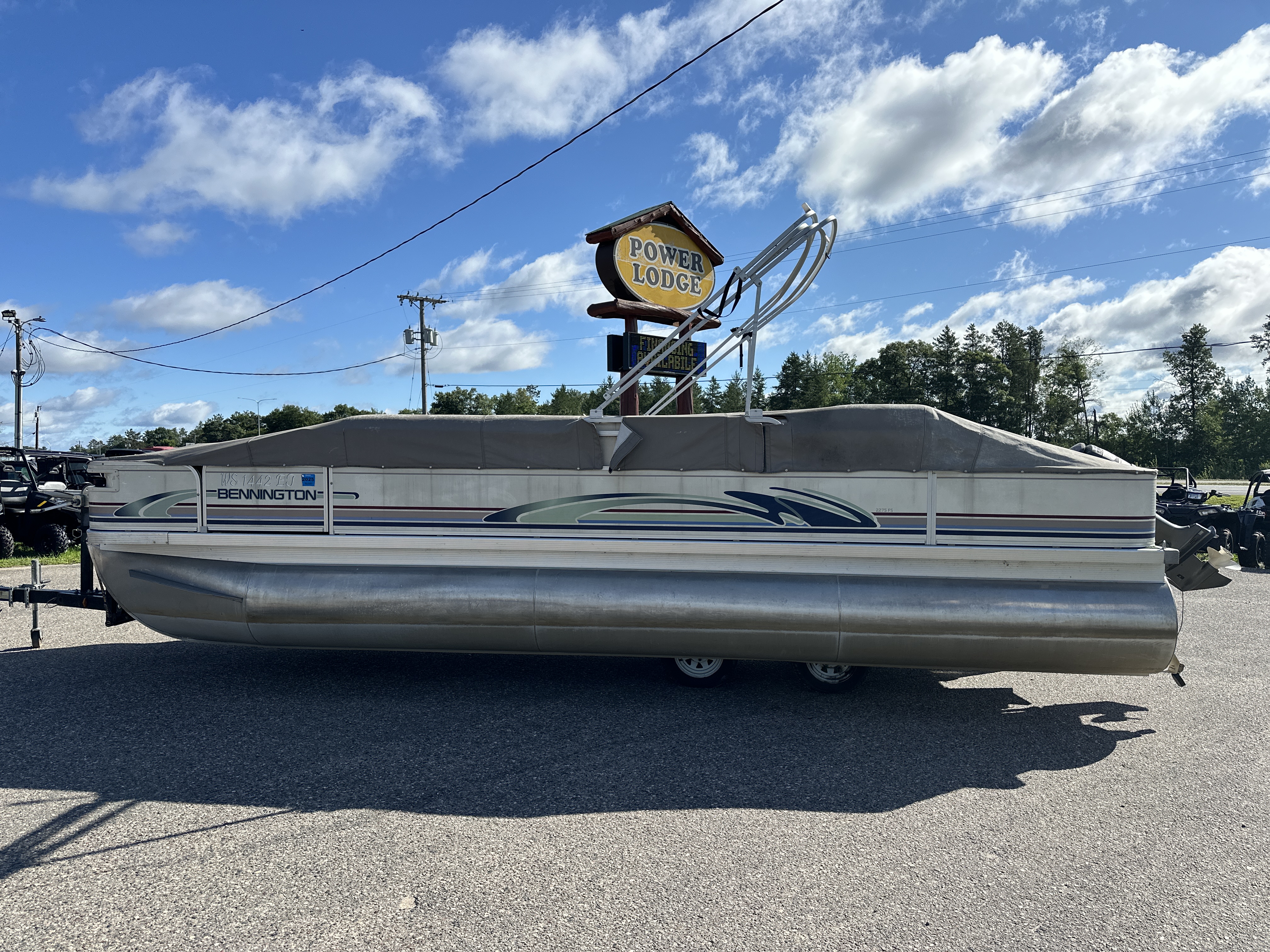 1999 Bennington 22SF
