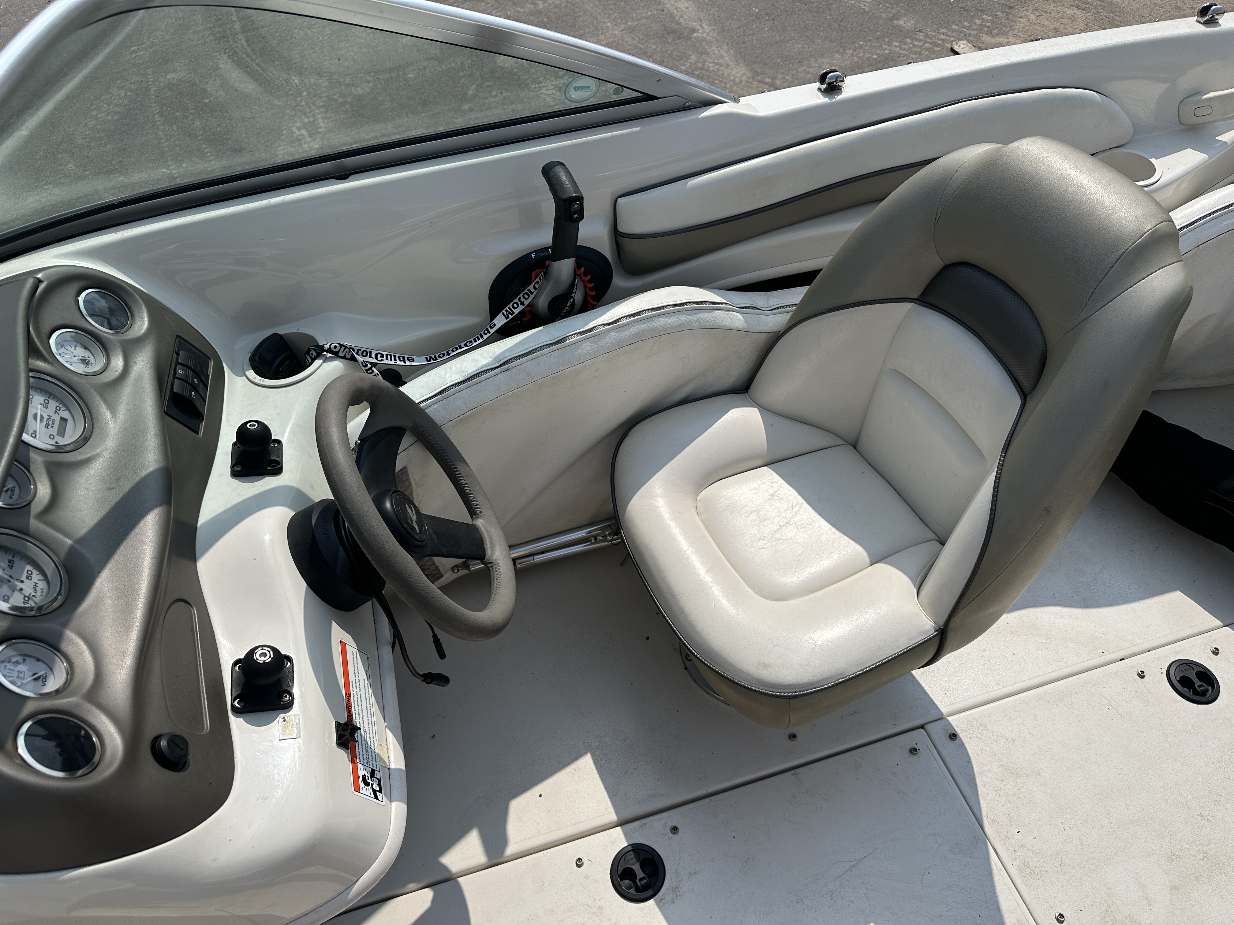 2006 Sea Ray 185 Sport - Photo 10