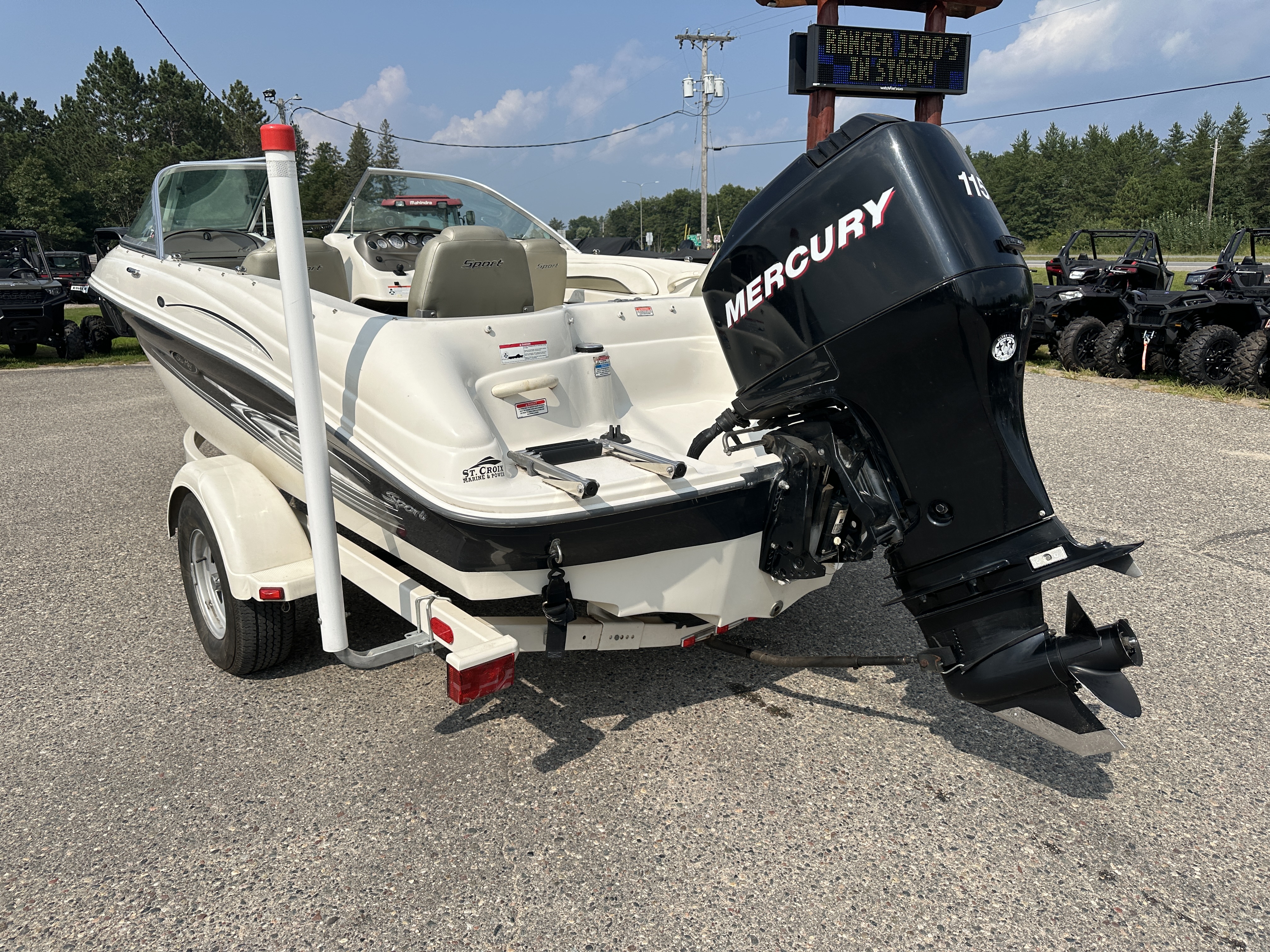 2006 Sea Ray 185 Sport - Photo 2
