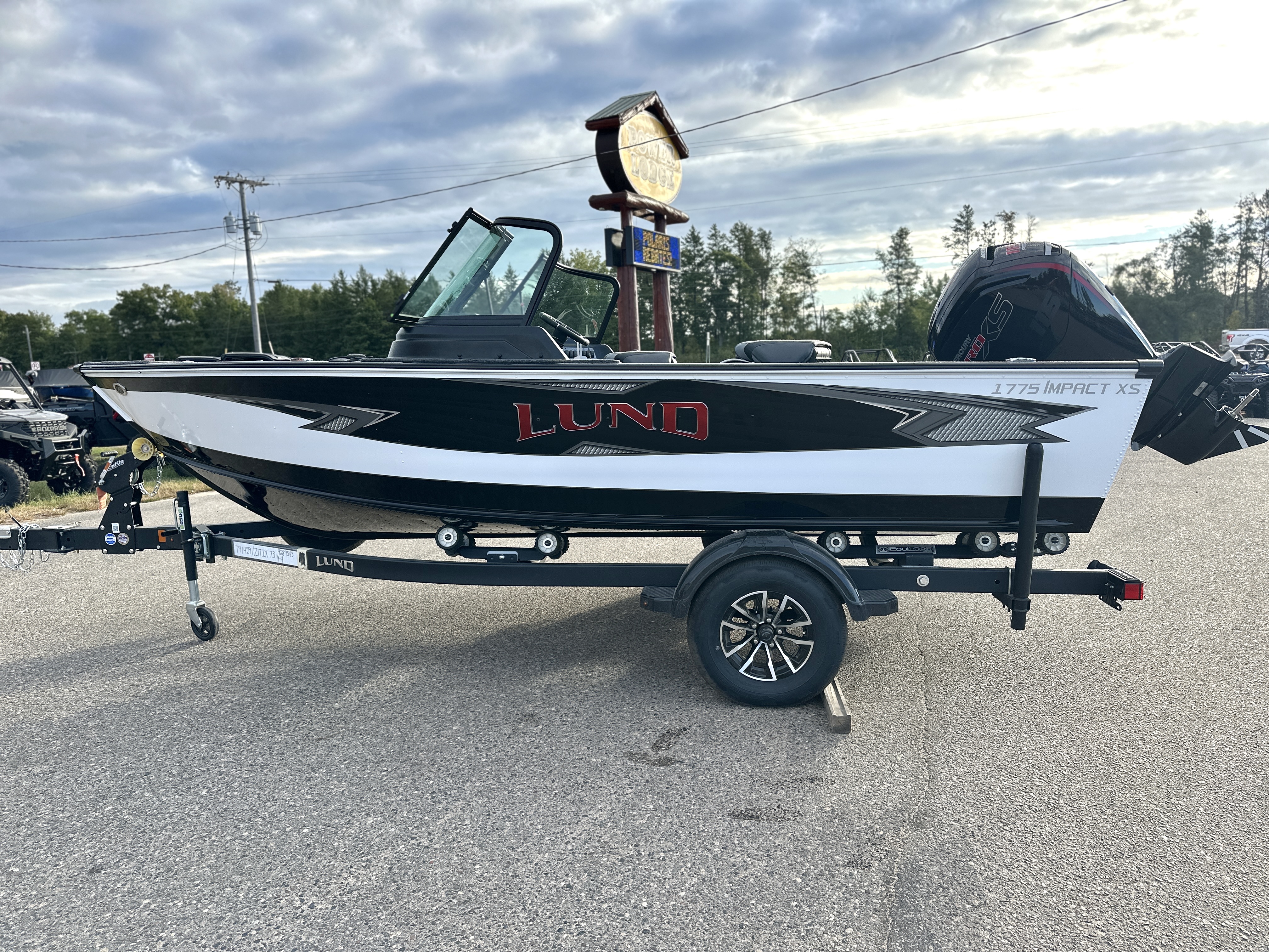 2025 Lund 1775 IMPACT XS