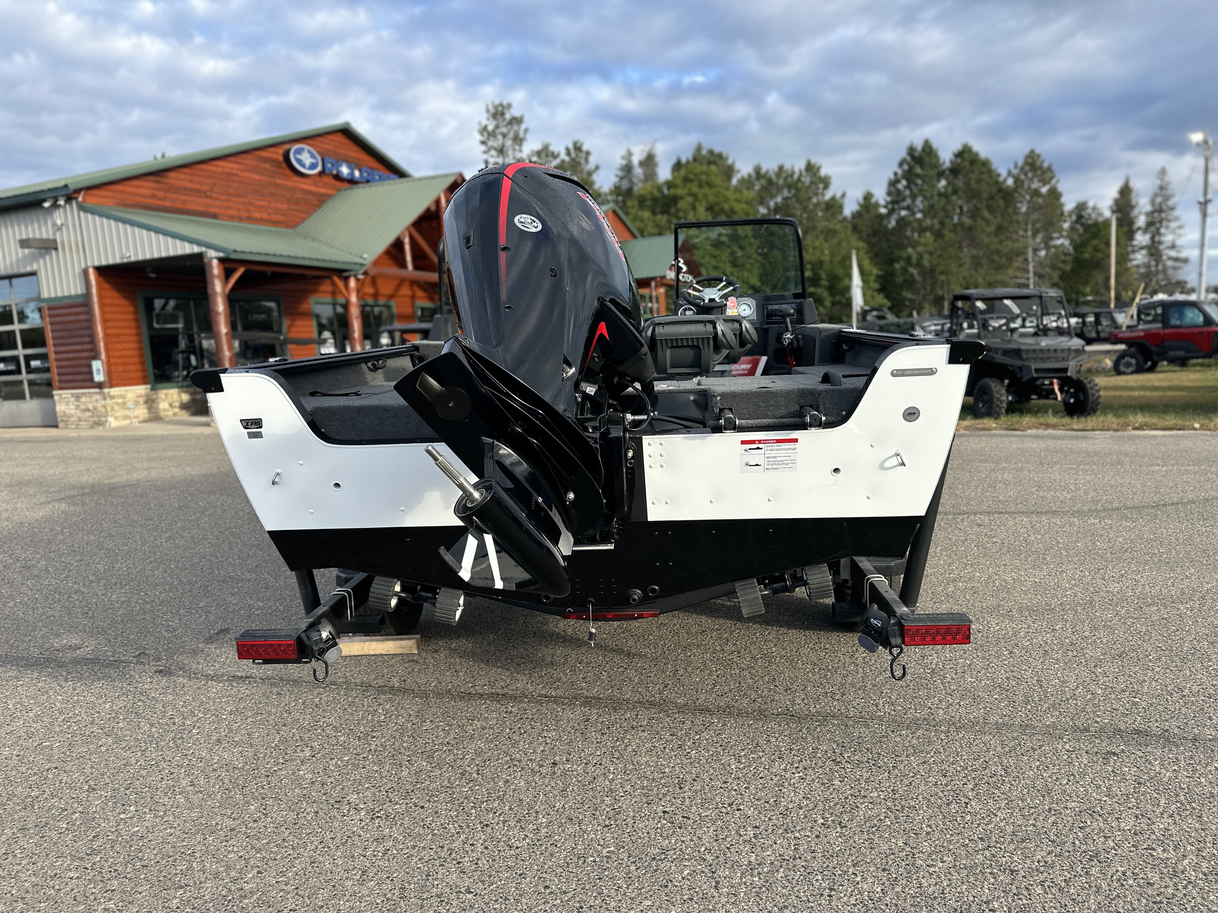 2025 Lund 1775 IMPACT XS - Photo 3