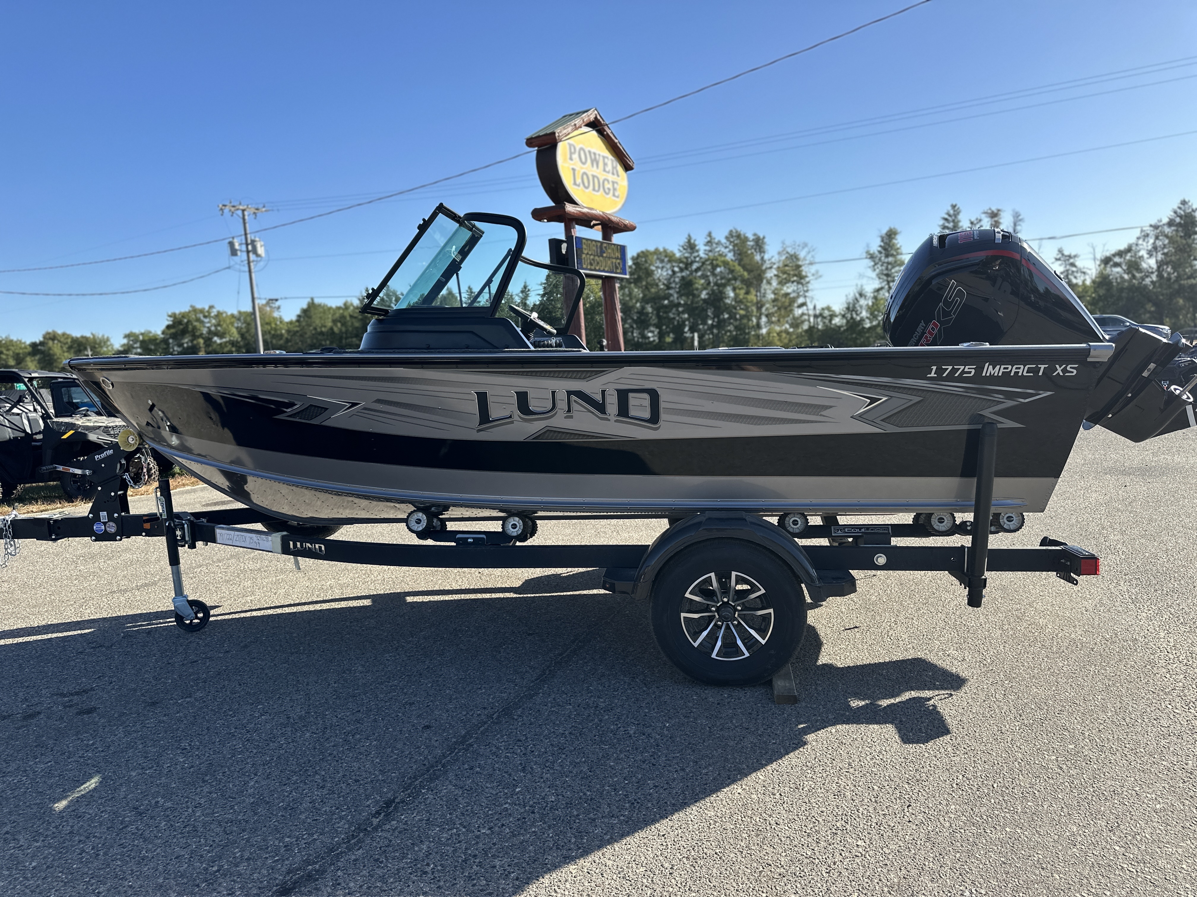 2025 Lund 1775 IMPACT XS