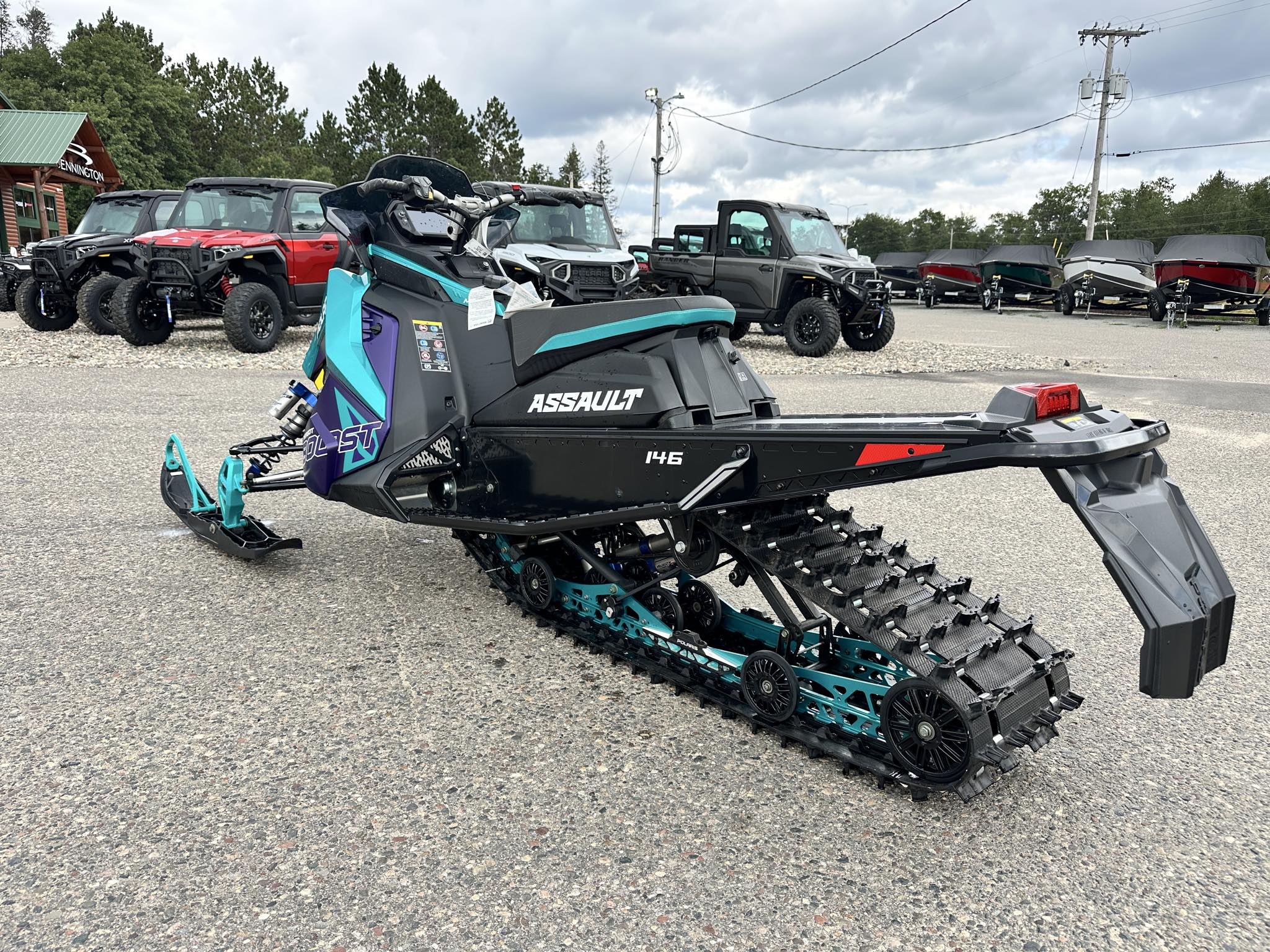 2024 Polaris BOOST SWITCHBACK ASSAULT 146 ES - Photo 3