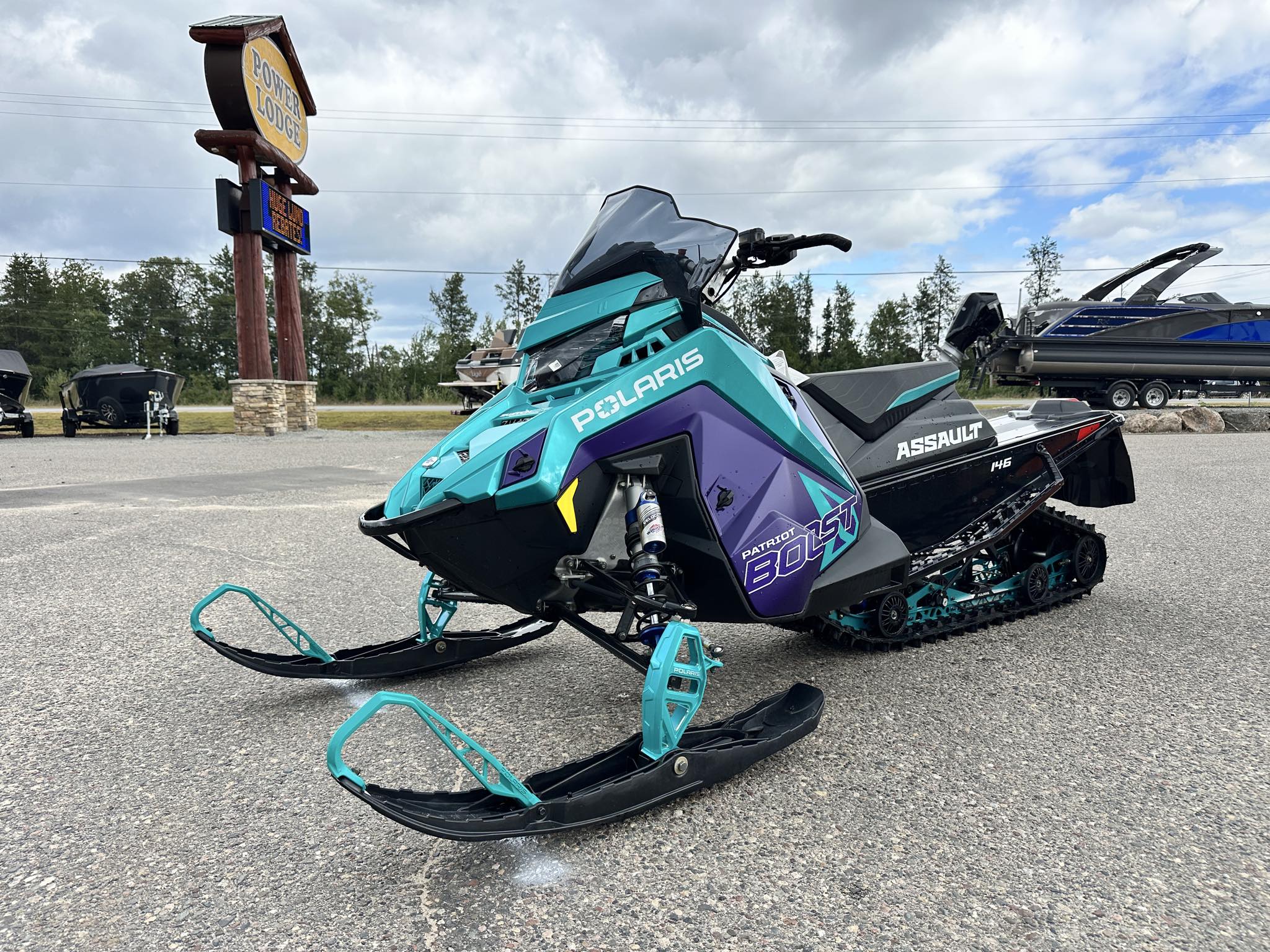 2024 Polaris BOOST SWITCHBACK ASSAULT 146 ES