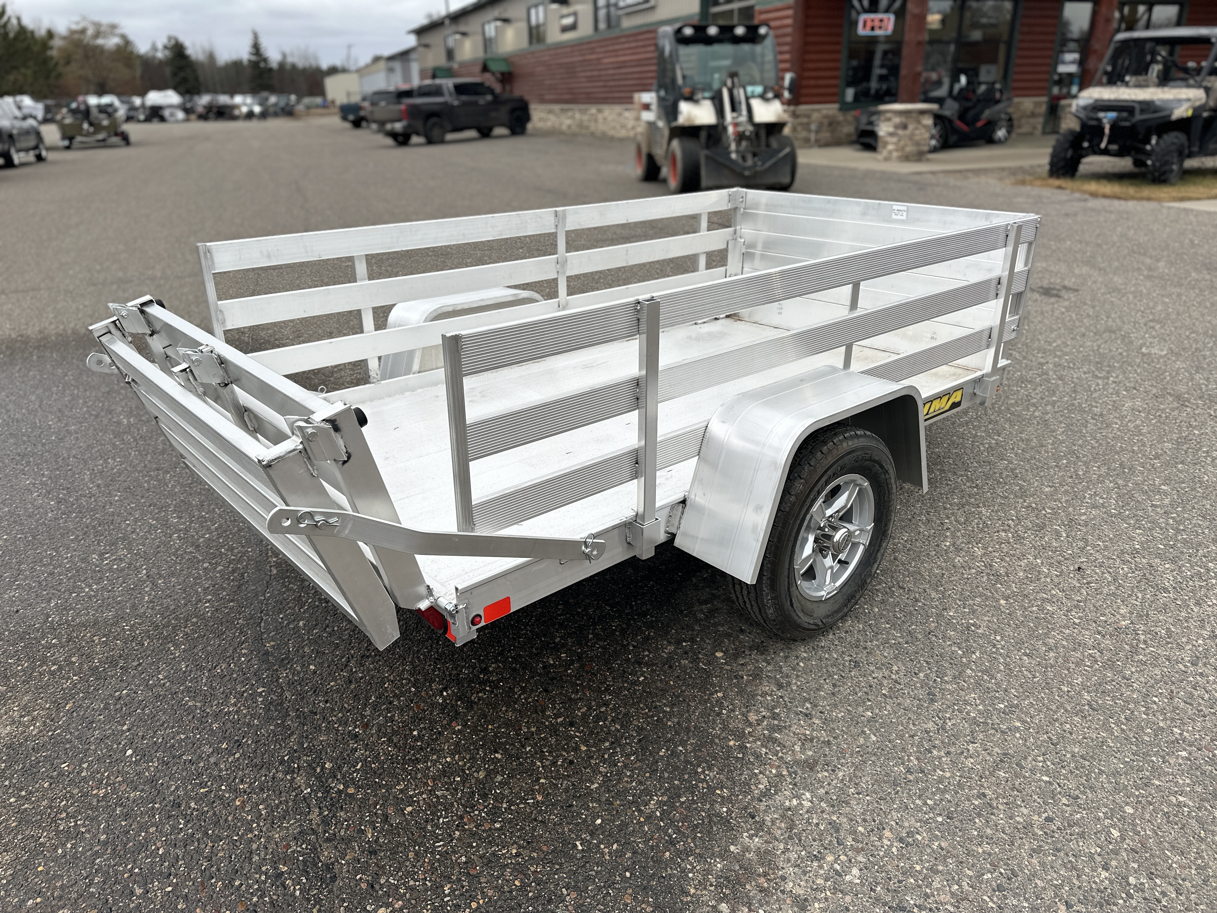 2025 Aluma SINGLE AXLE BI-FOLD TAILGATE 548S-BT - Photo 4