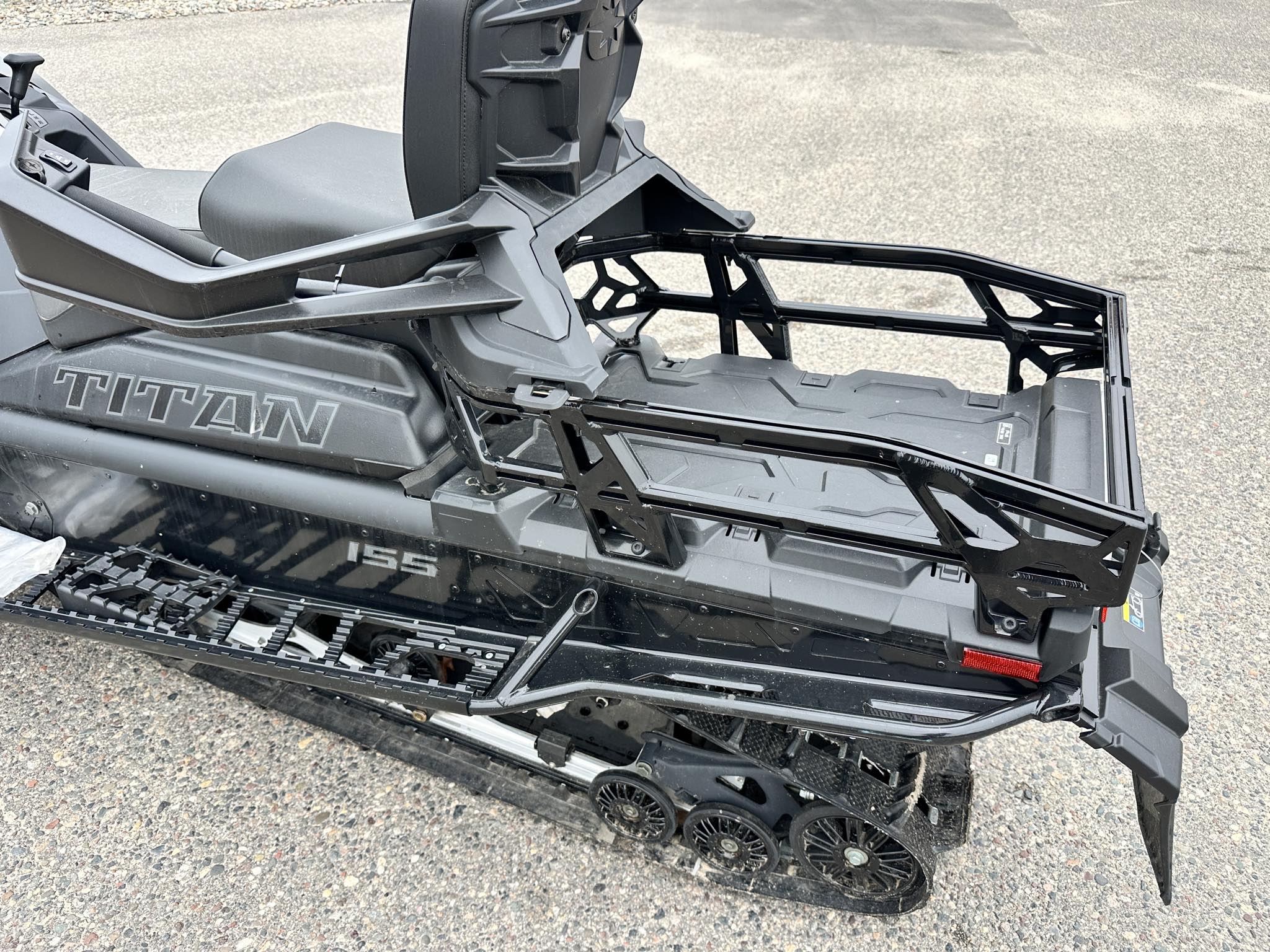 2025 Polaris 650 TITAN ADVENTURE 155 - Photo 2