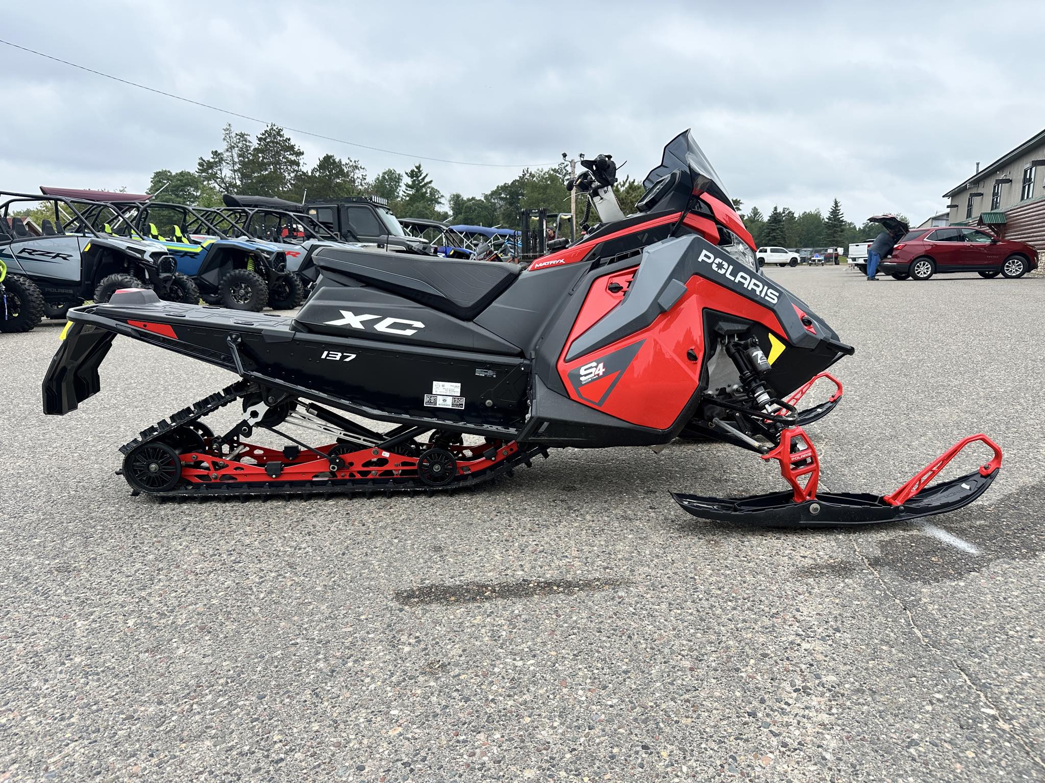 2024 Polaris S4 INDY XC 137 ES - Photo 3