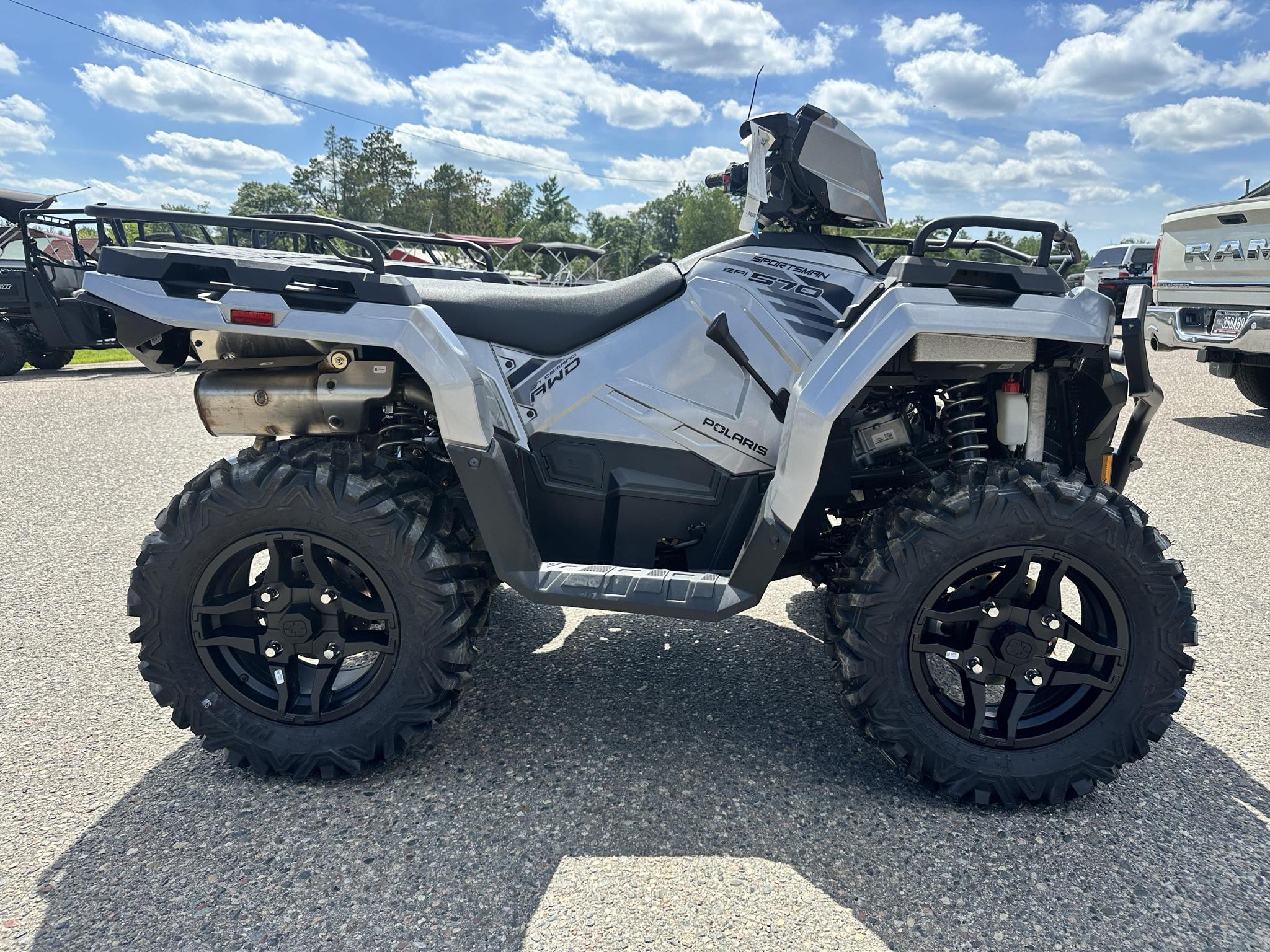2025 Polaris SPORTSMAN 570 ULTIMATE - Photo 9