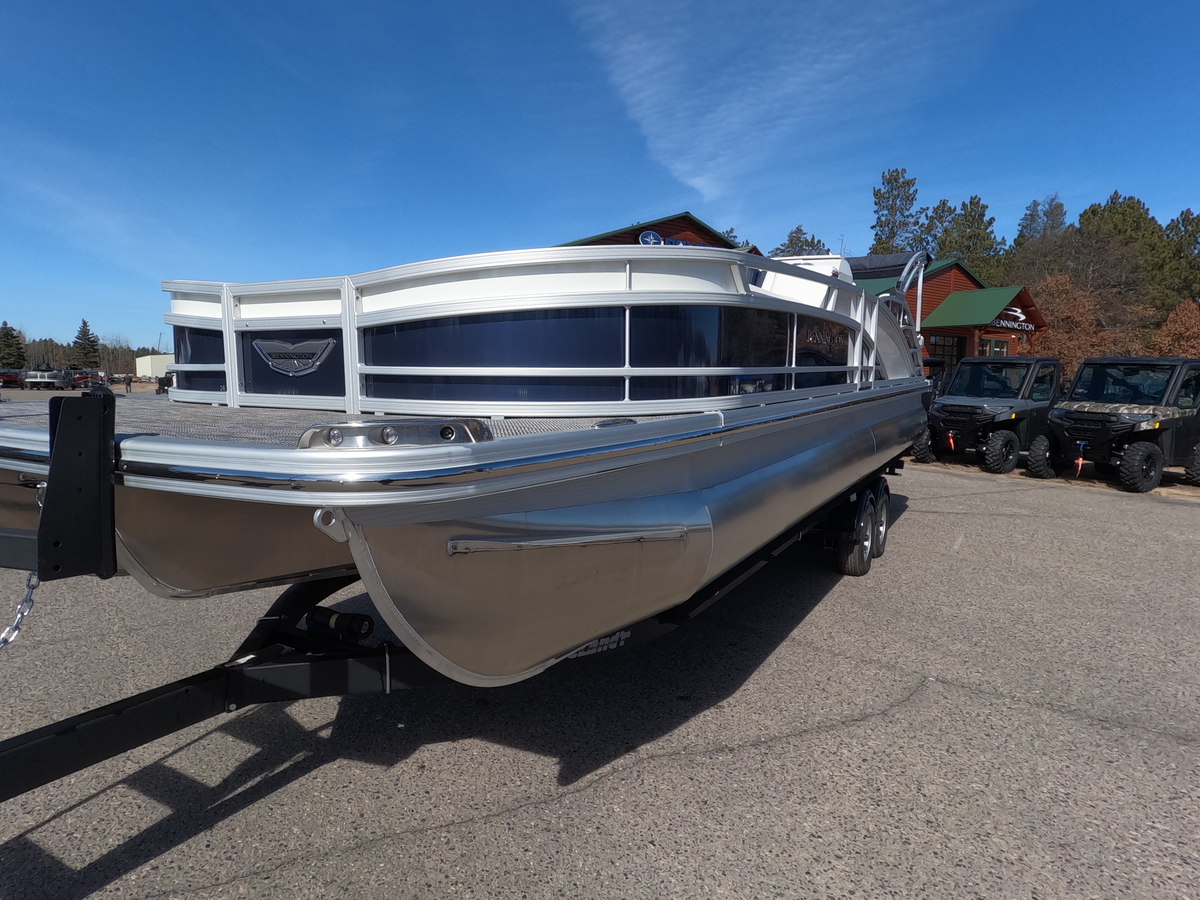 2024 Bennington 24 R - BOWRIDER SWINGBACK - VERADO 300XL - TRITOON - Photo 4