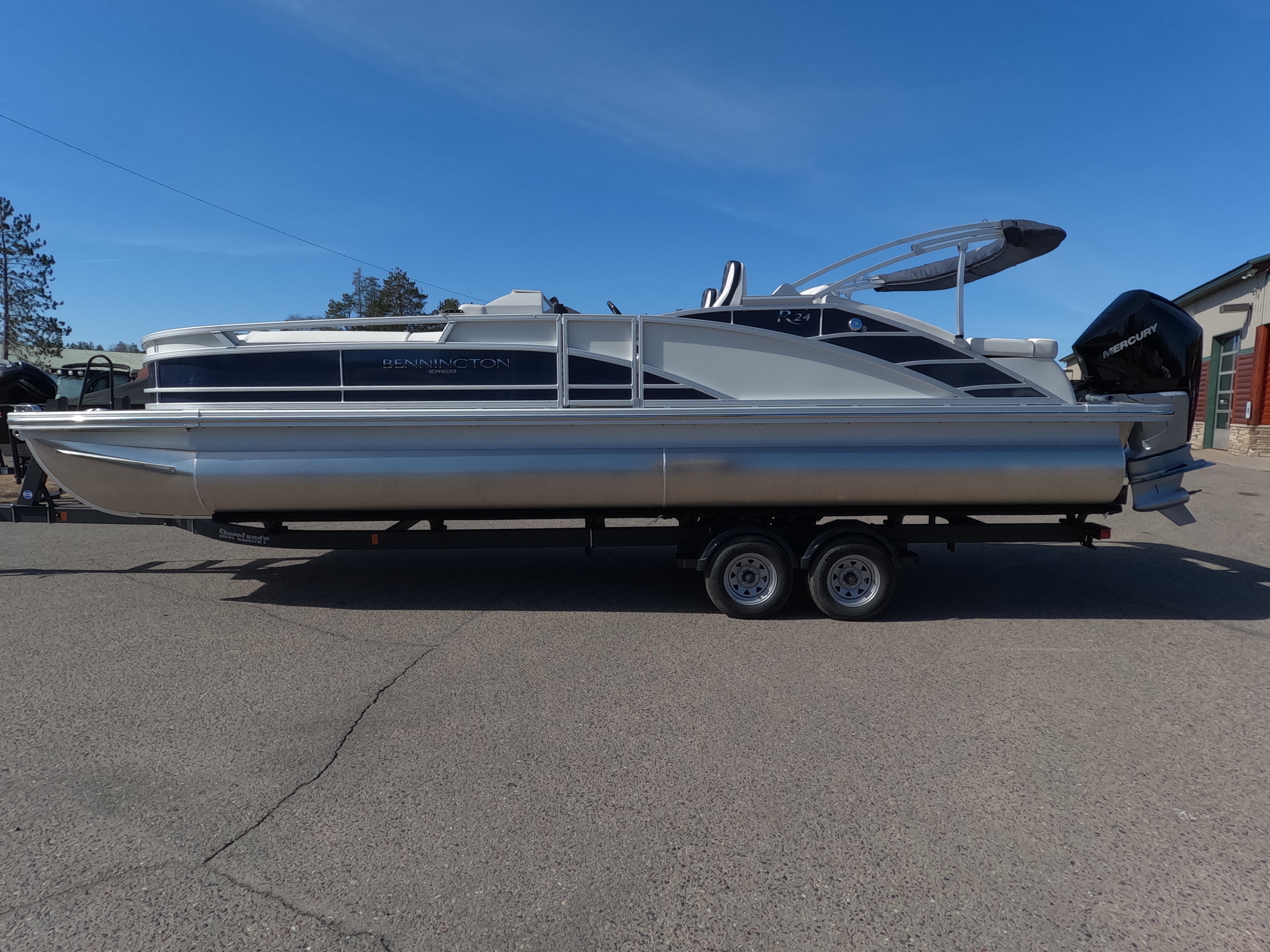 2024 Bennington 24 R - BOWRIDER SWINGBACK - VERADO 300XL - TRITOON - Photo 5
