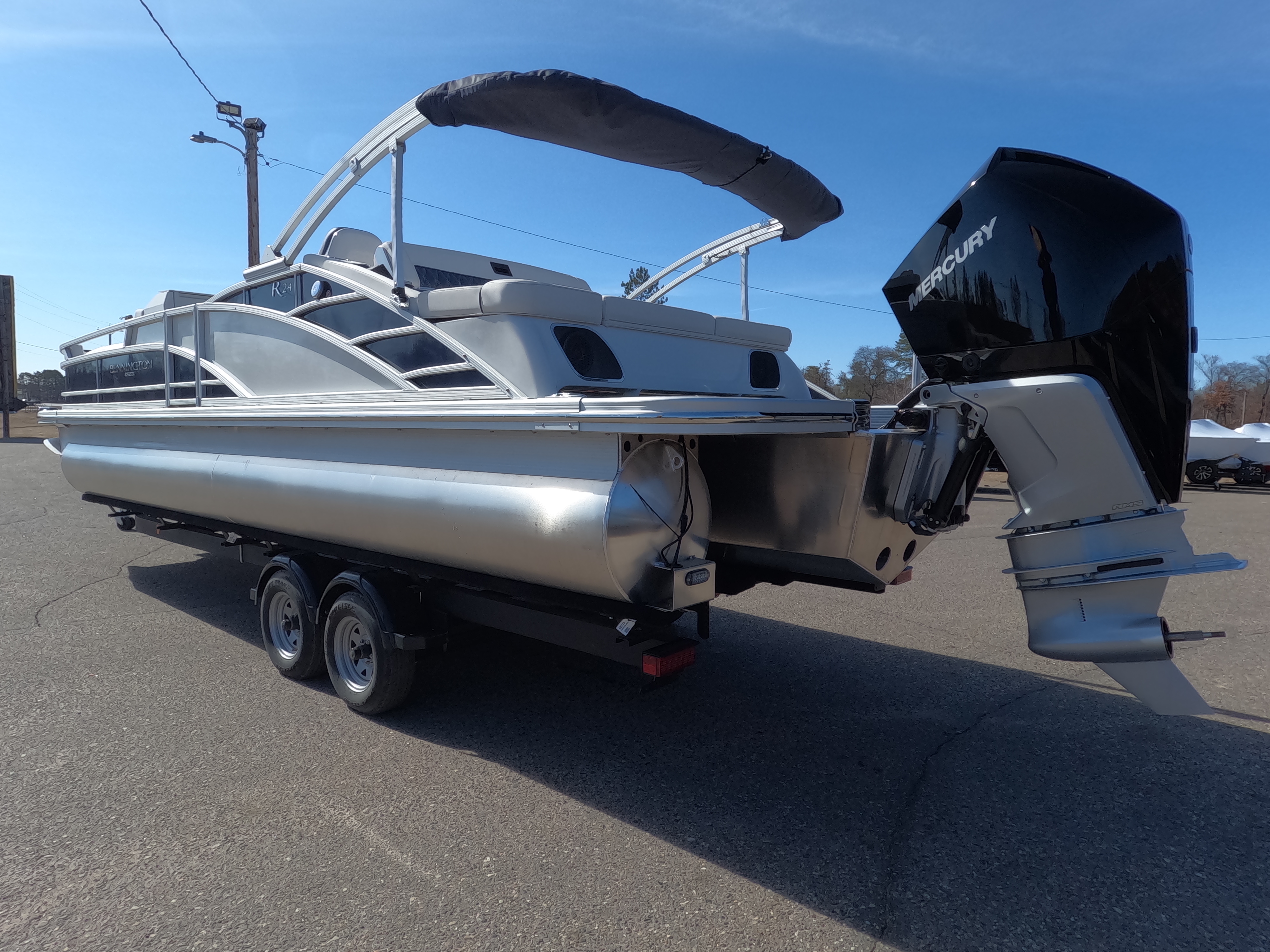 2024 Bennington 24 R - BOWRIDER SWINGBACK - VERADO 300XL - TRITOON - Photo 6